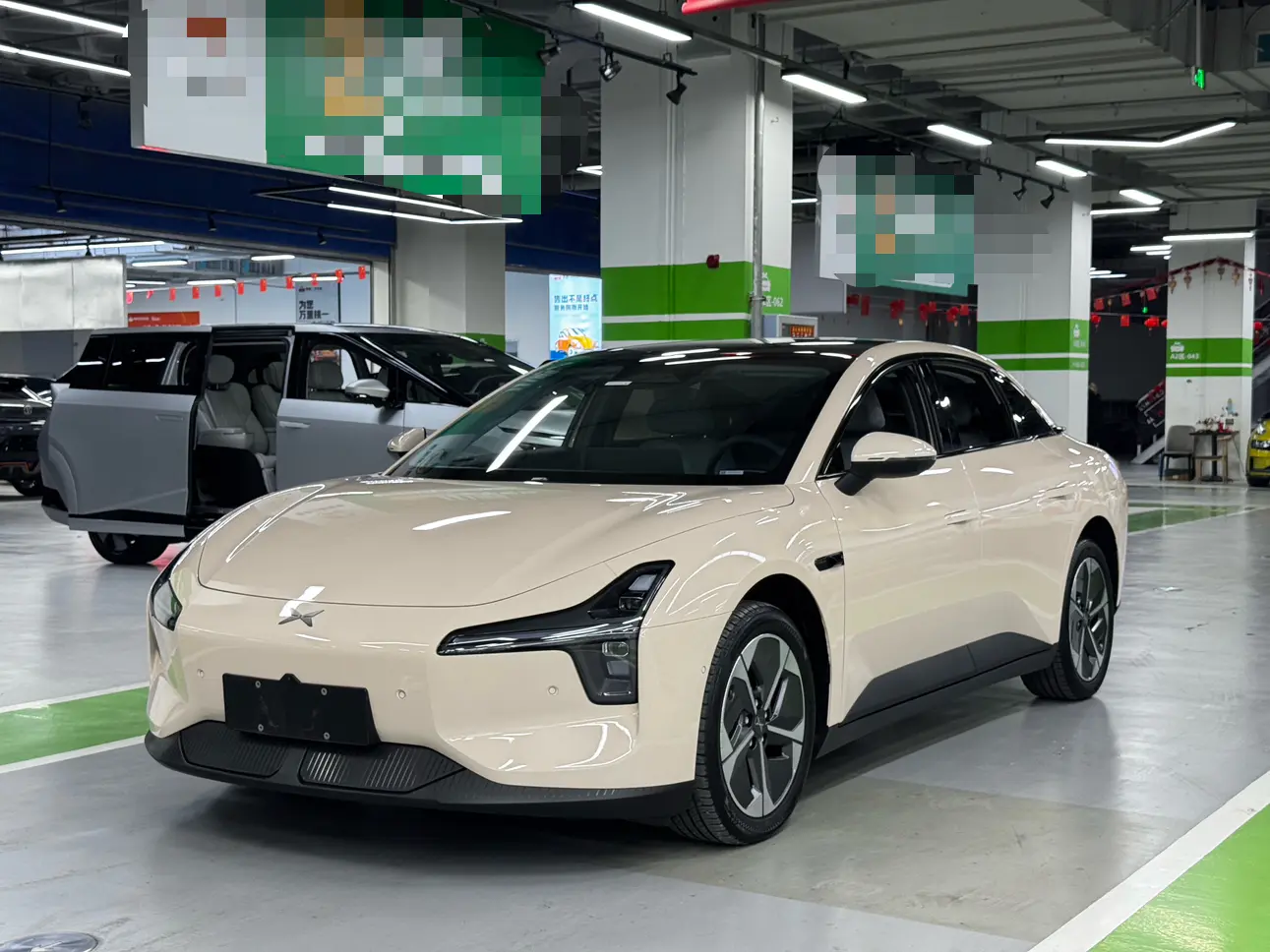 Xpeng Xiaopeng MONA M03  из Китая