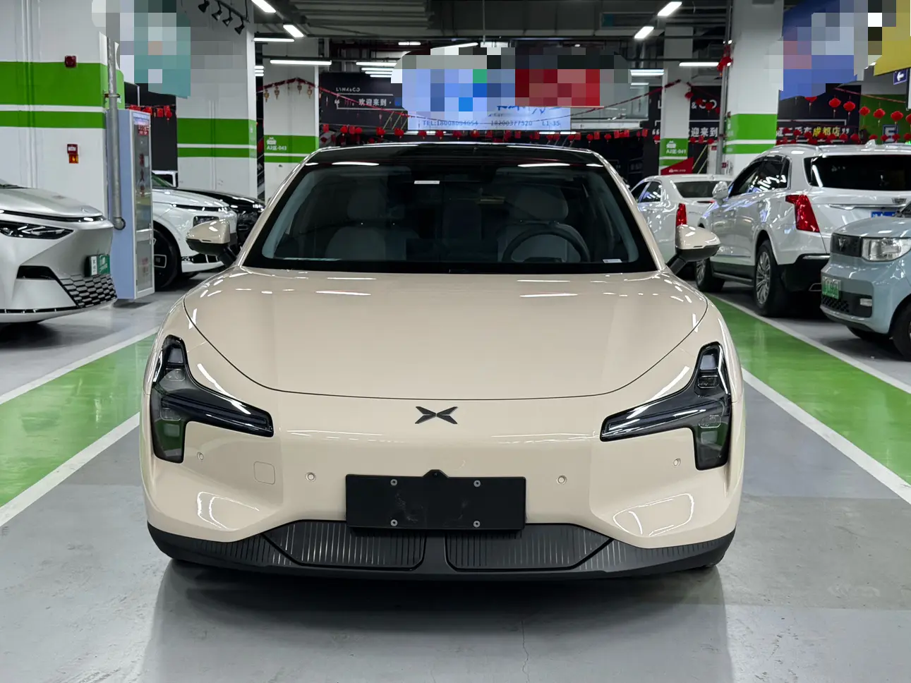 Xpeng Xiaopeng MONA M03  из Китая