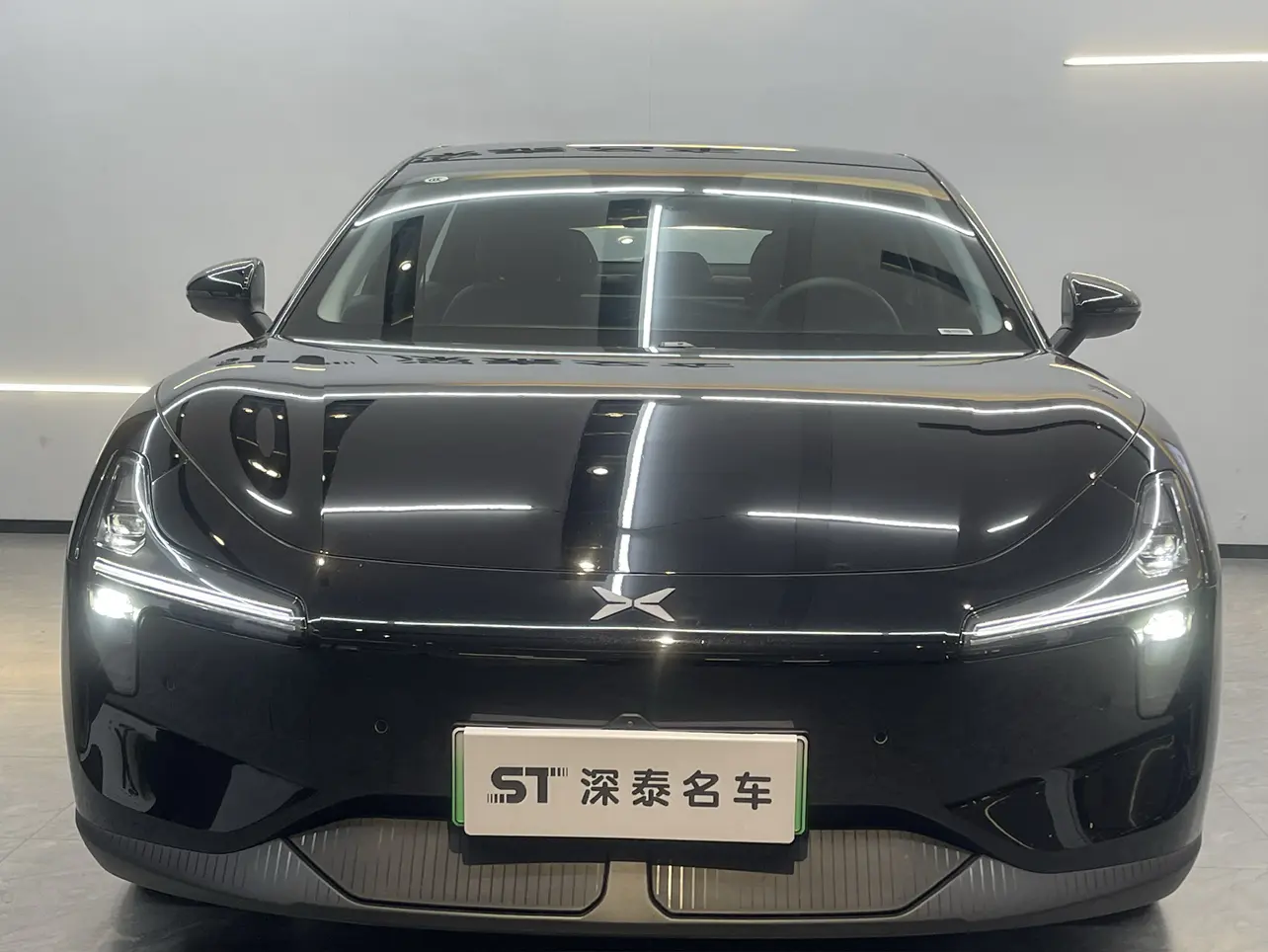 Xpeng Xiaopeng MONA M03  из Китая