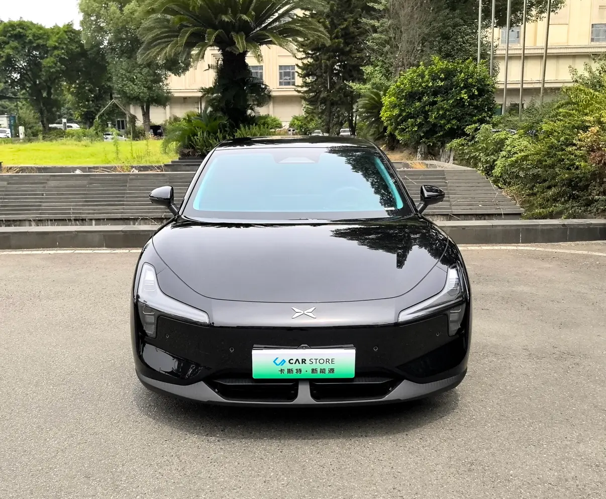 Xpeng Xiaopeng MONA M03  из Китая