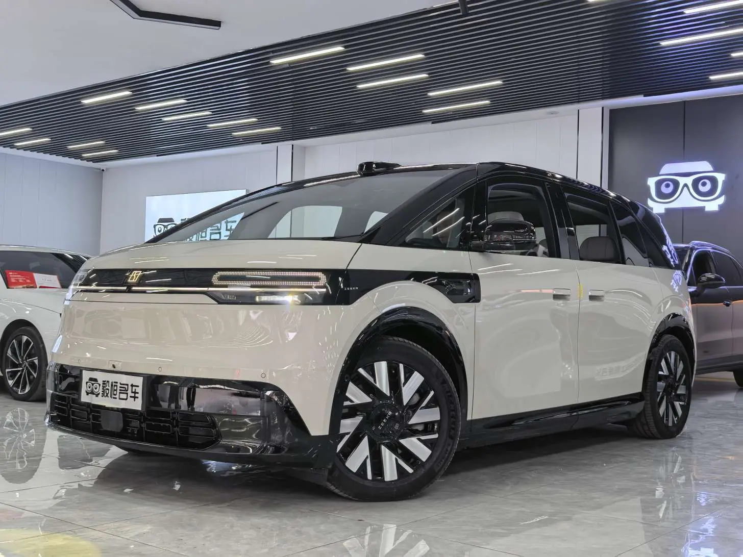 ZEEKR MIX  из Китая