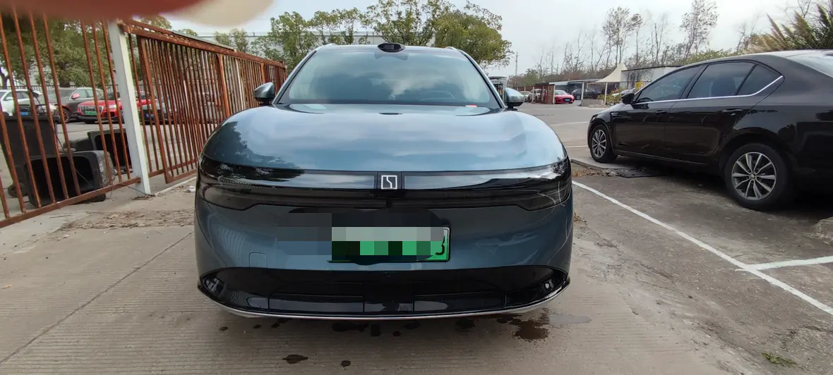 ZEEKR 7X  из Китая