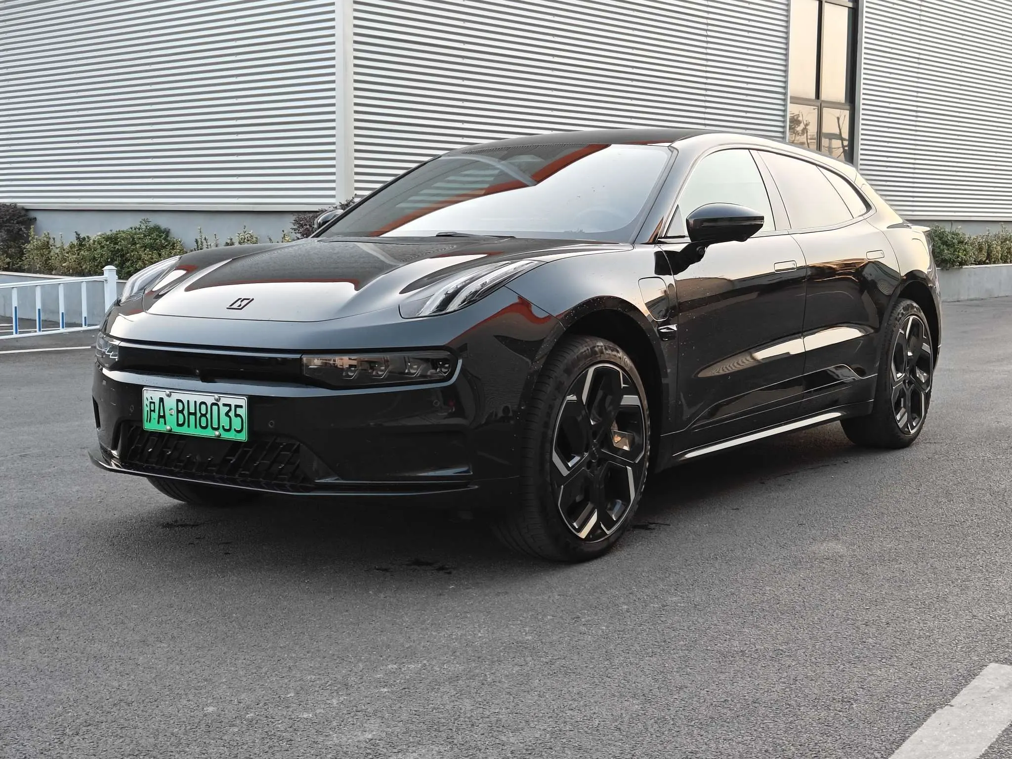 ZEEKR 001  из Китая