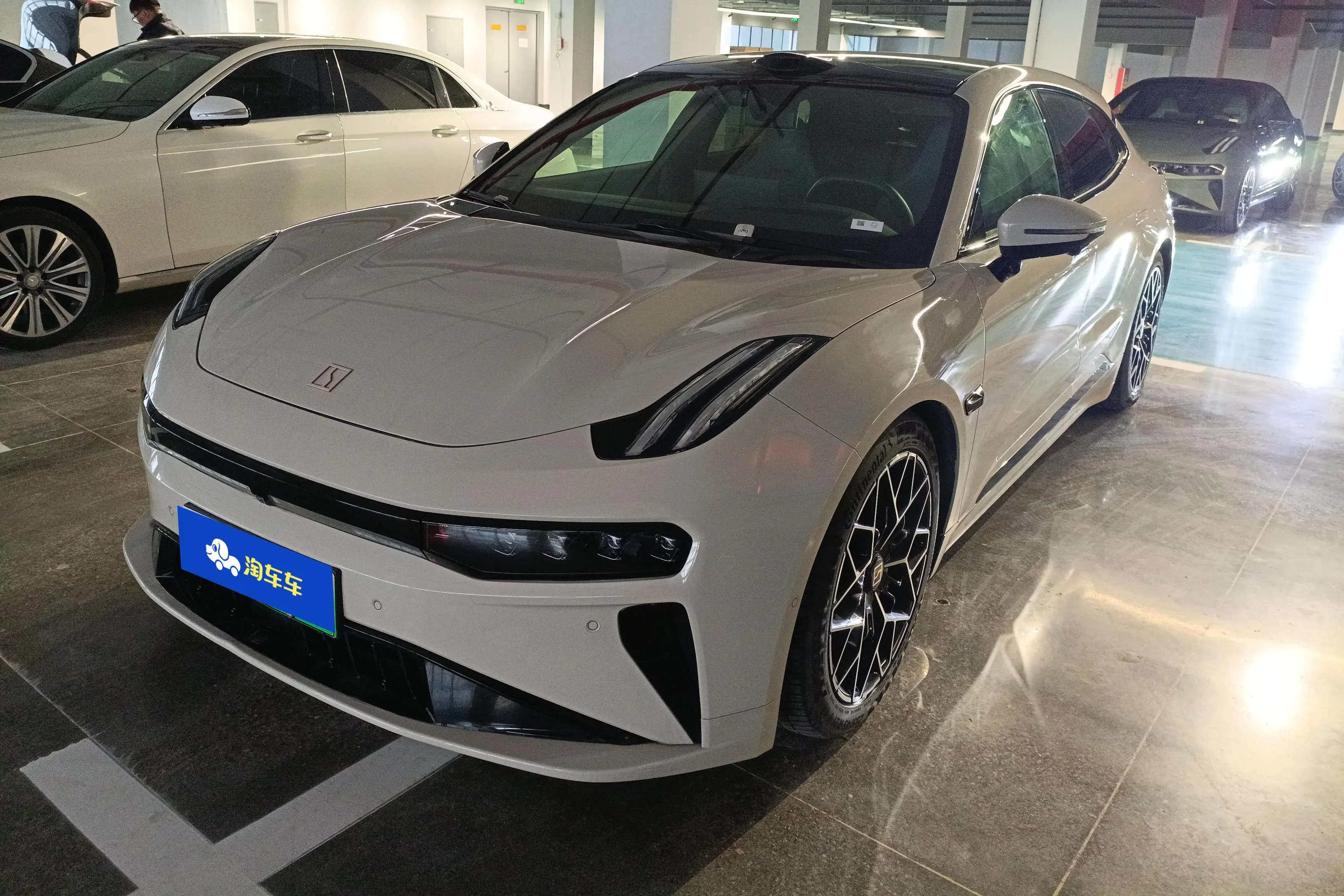 ZEEKR 001  из Китая