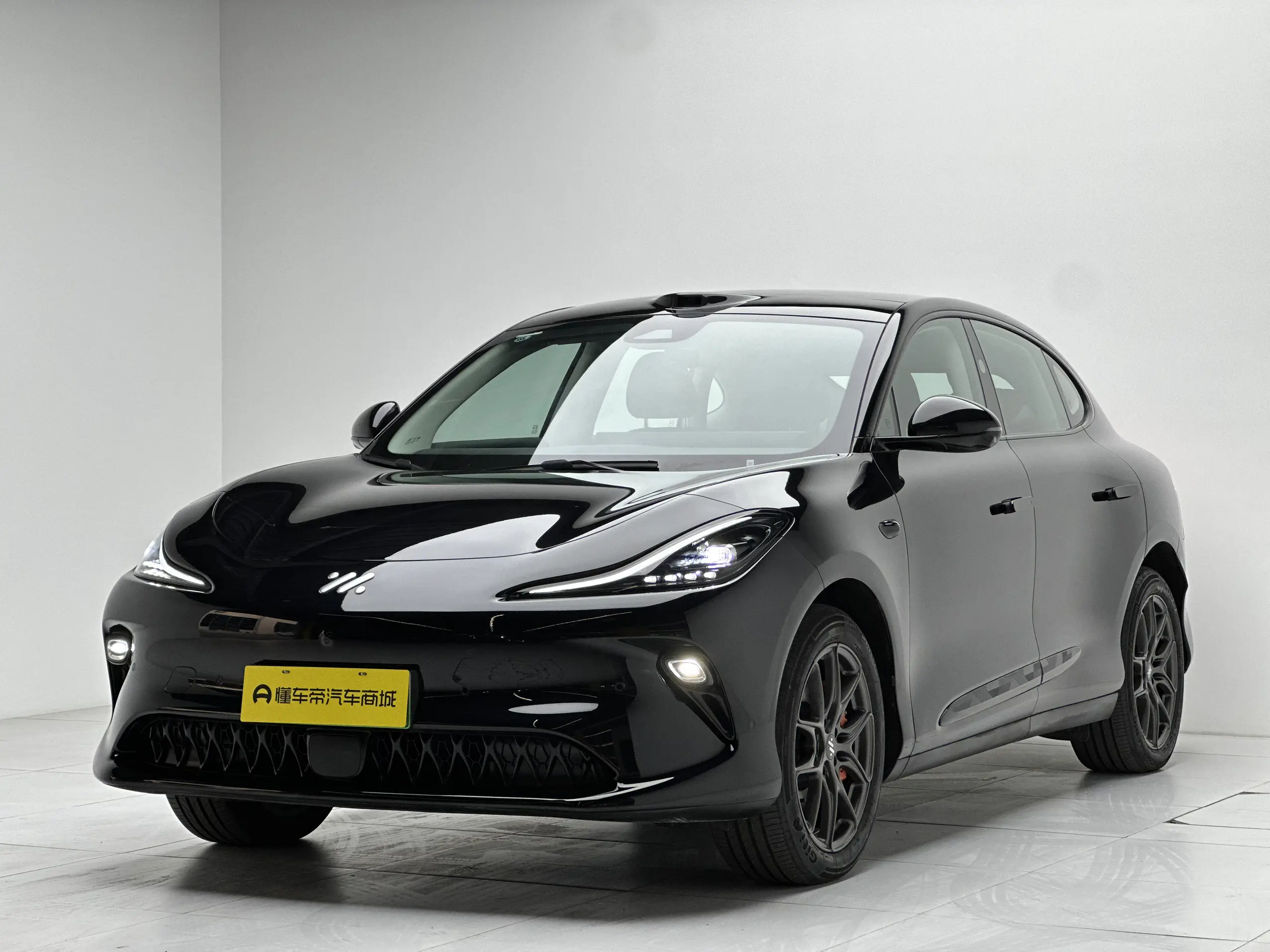 Zhiji LS6  из Китая