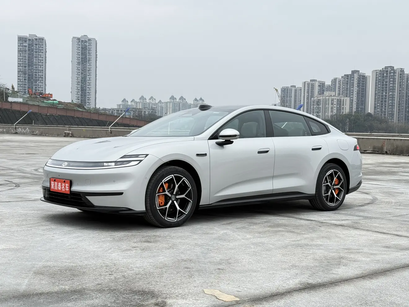 Changan Qiyuan A06  из Китая