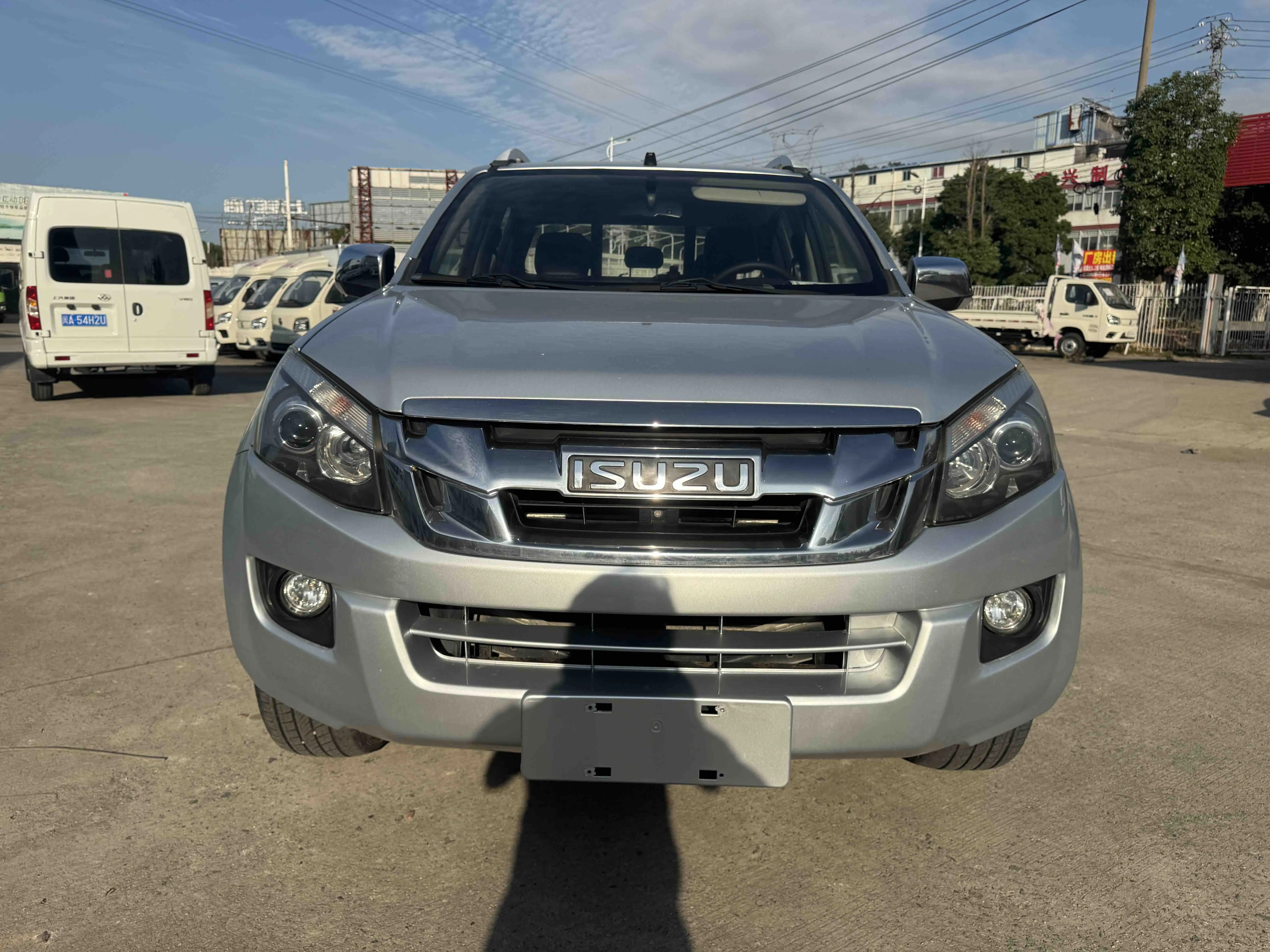 Isuzu D-MAX  из Китая