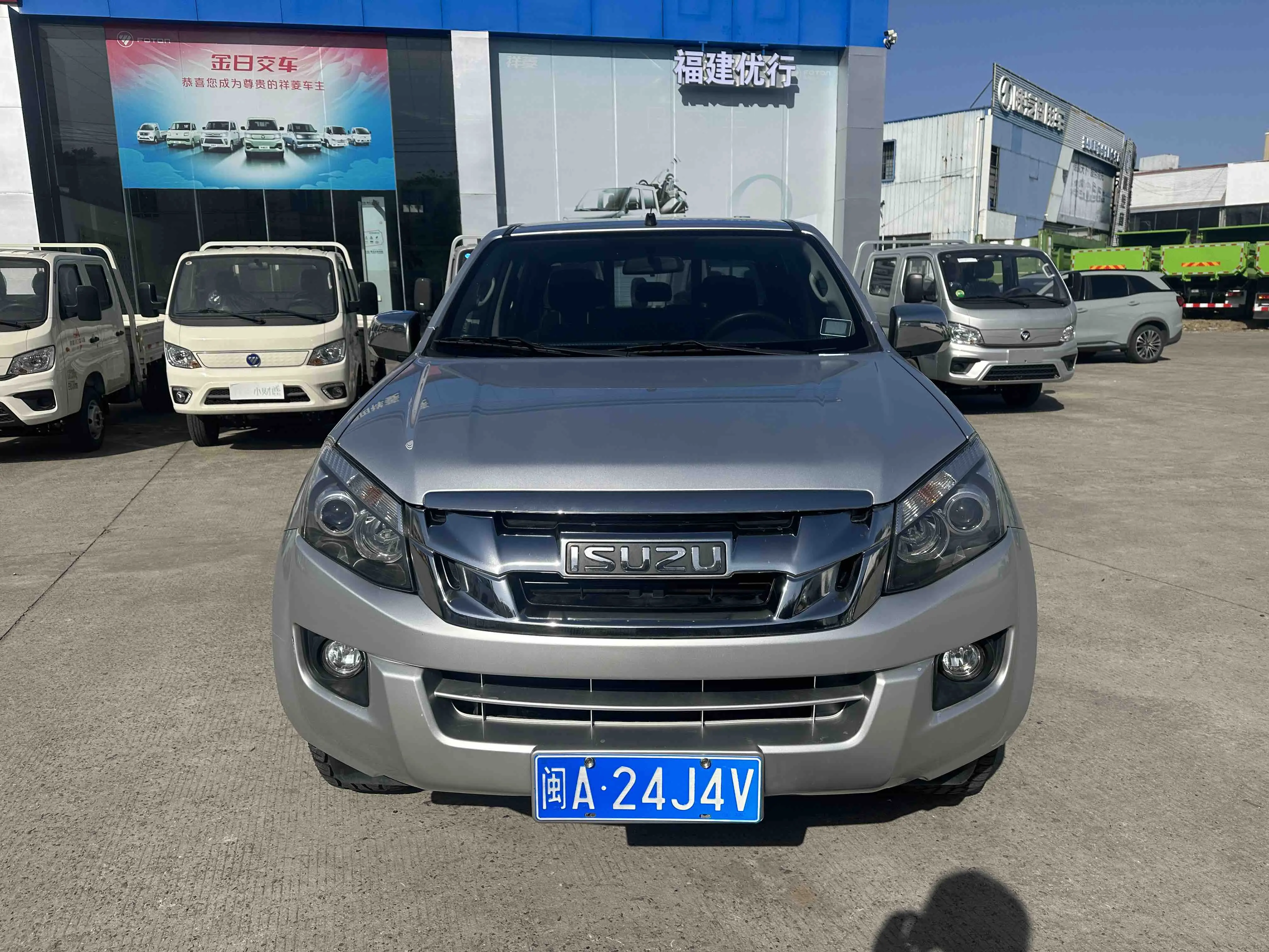 Isuzu D-MAX  из Китая