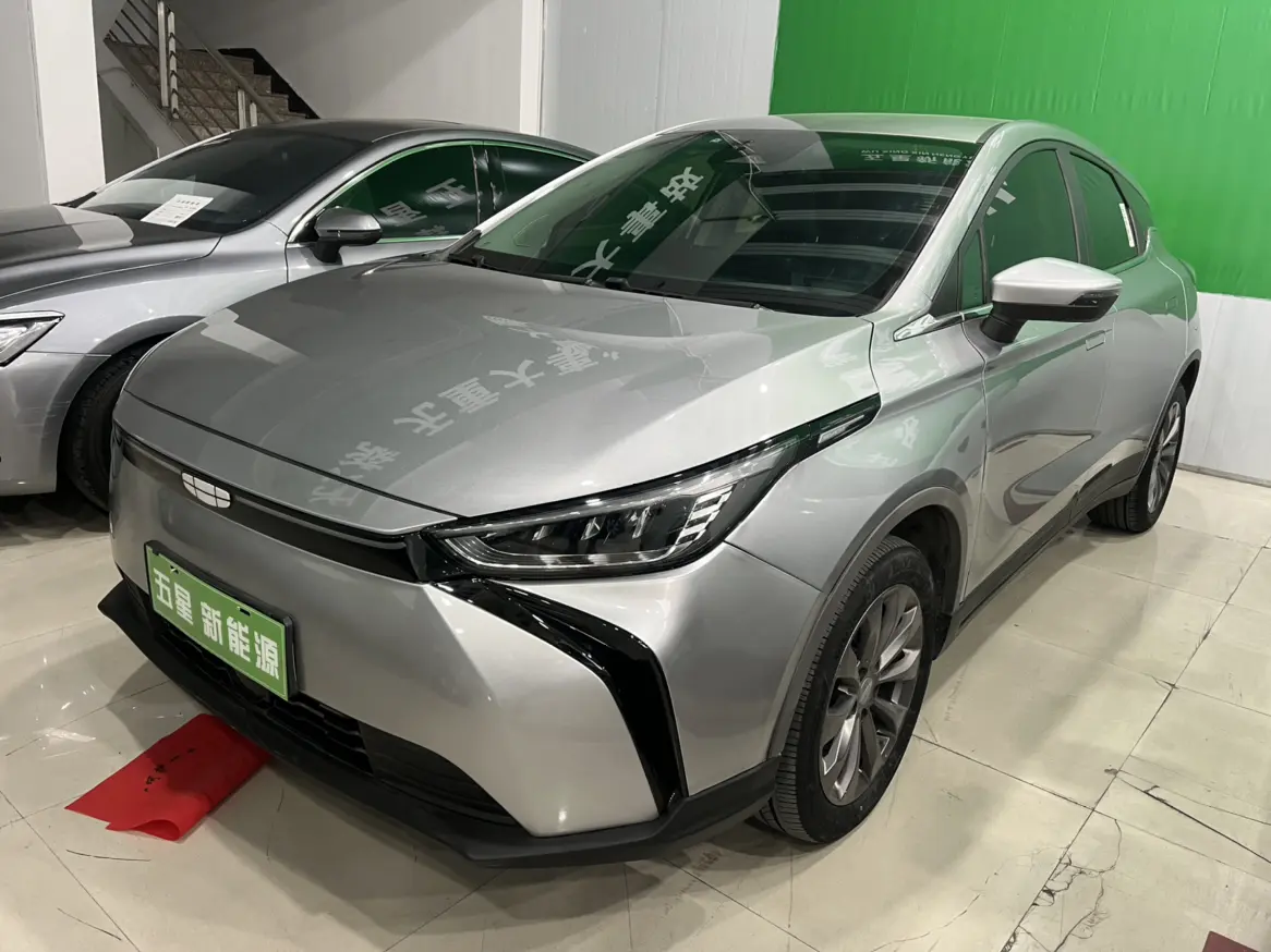 Geely Geometry M6  из Китая