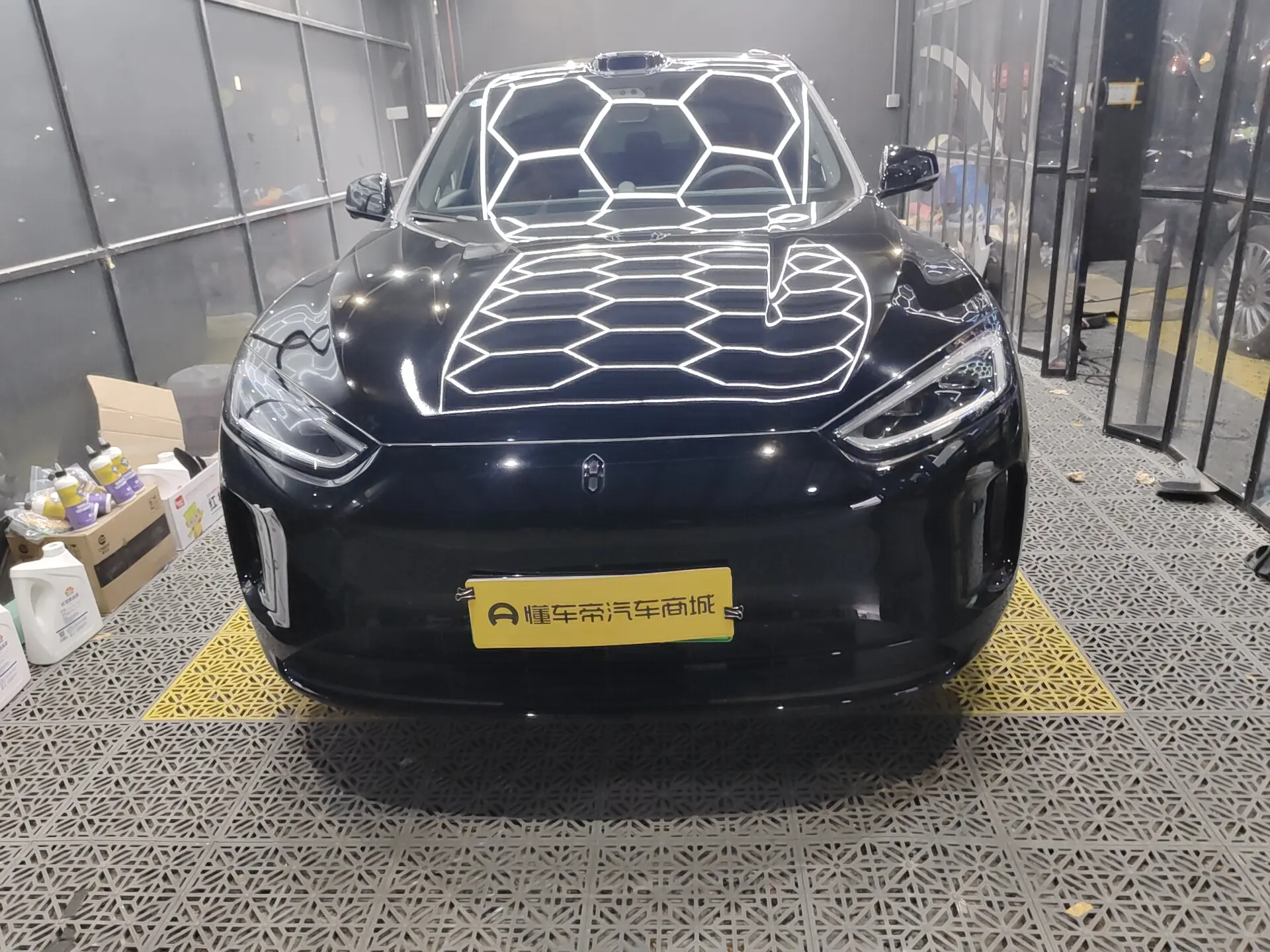 AITO M5 (Wenjie M5)  из Китая