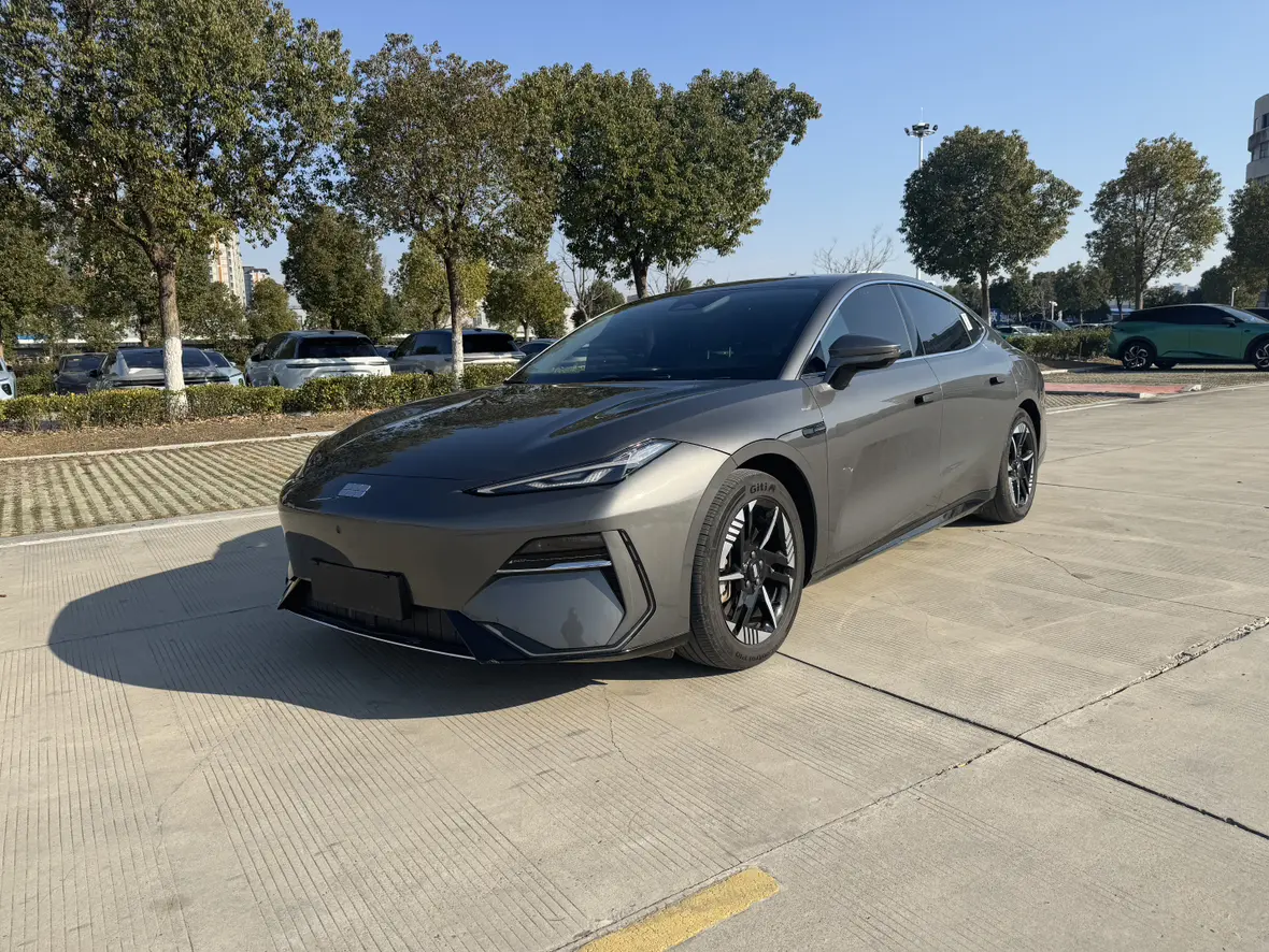 Geely Galaxy E8  из Китая