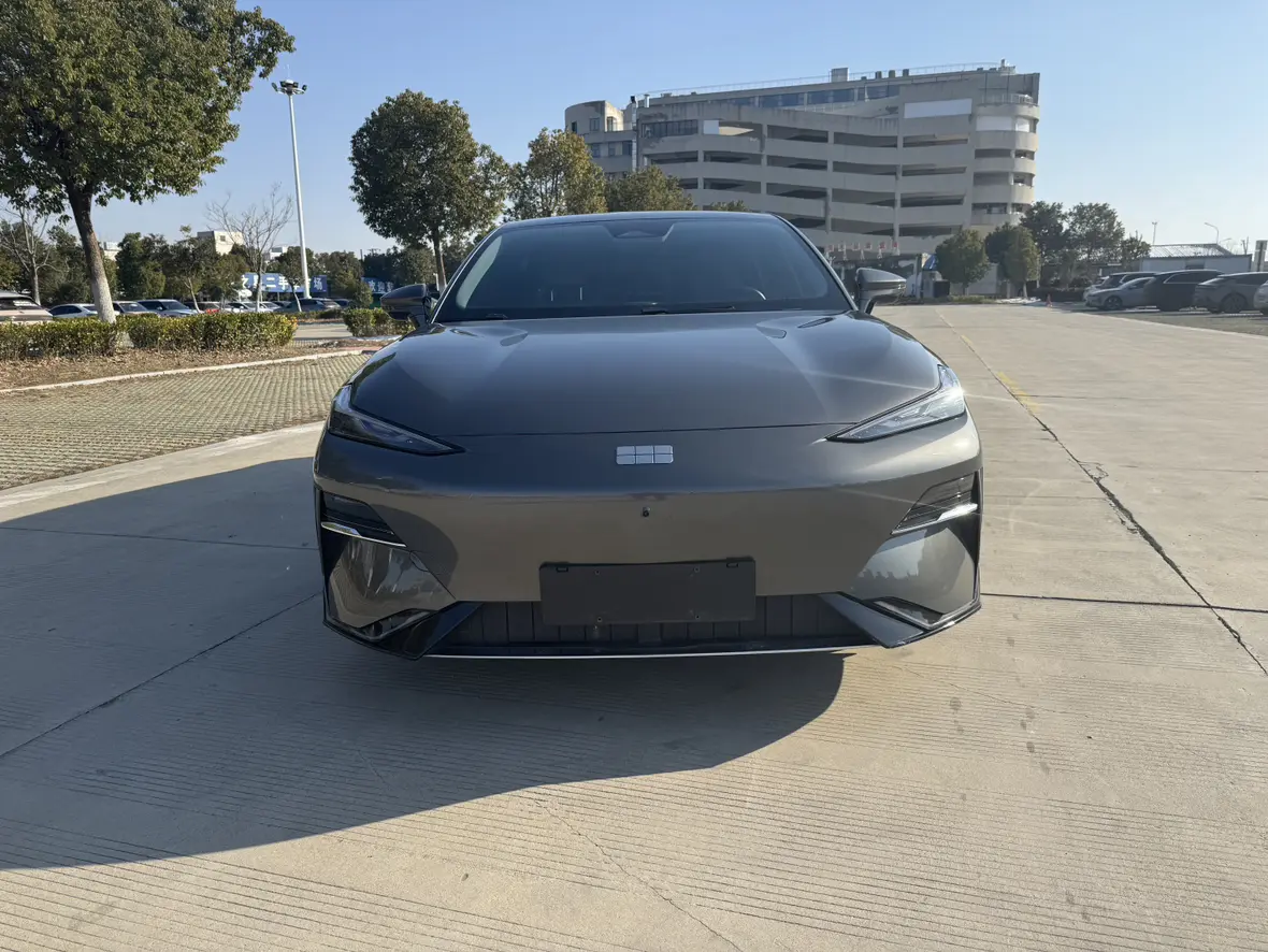 Geely Galaxy E8  из Китая