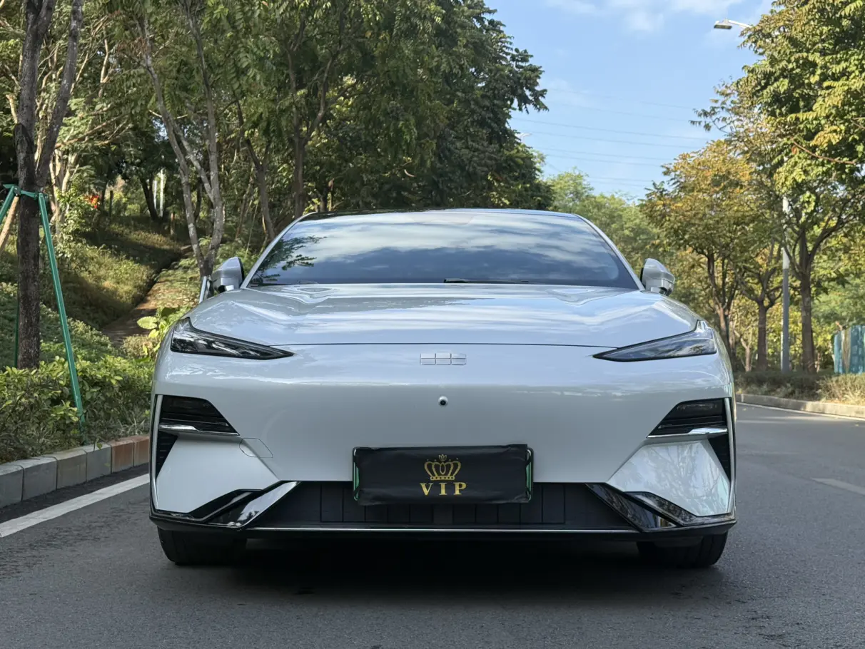 Geely Galaxy E8  из Китая