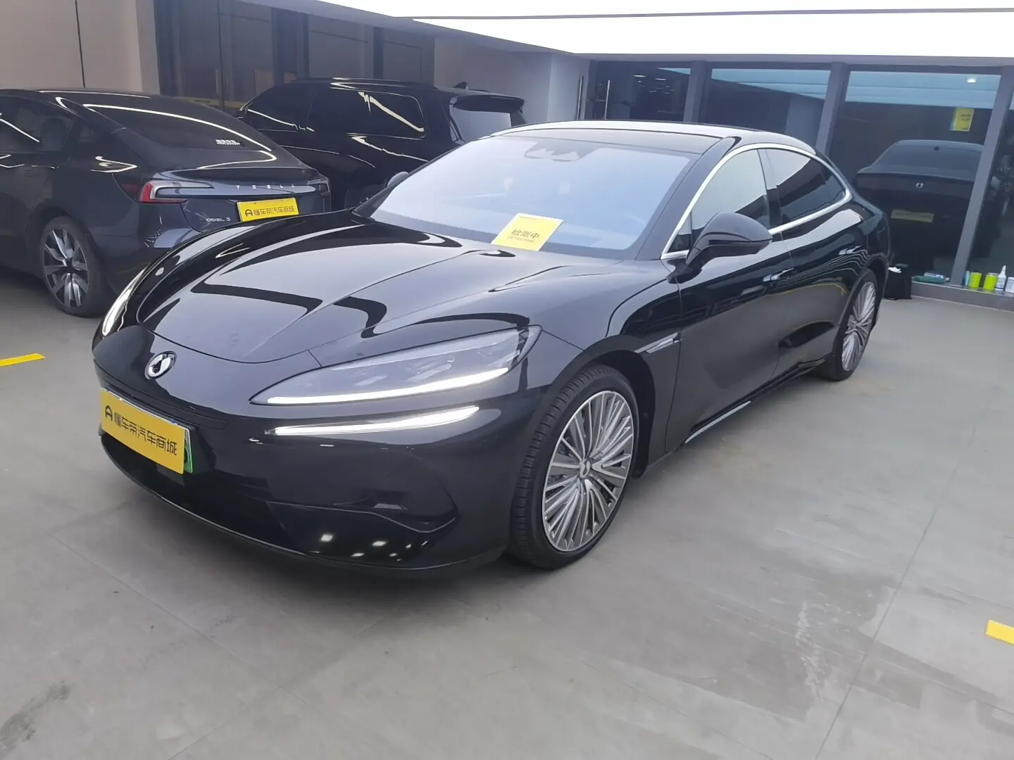 Denza Tengzhong Z9 DM  из Китая