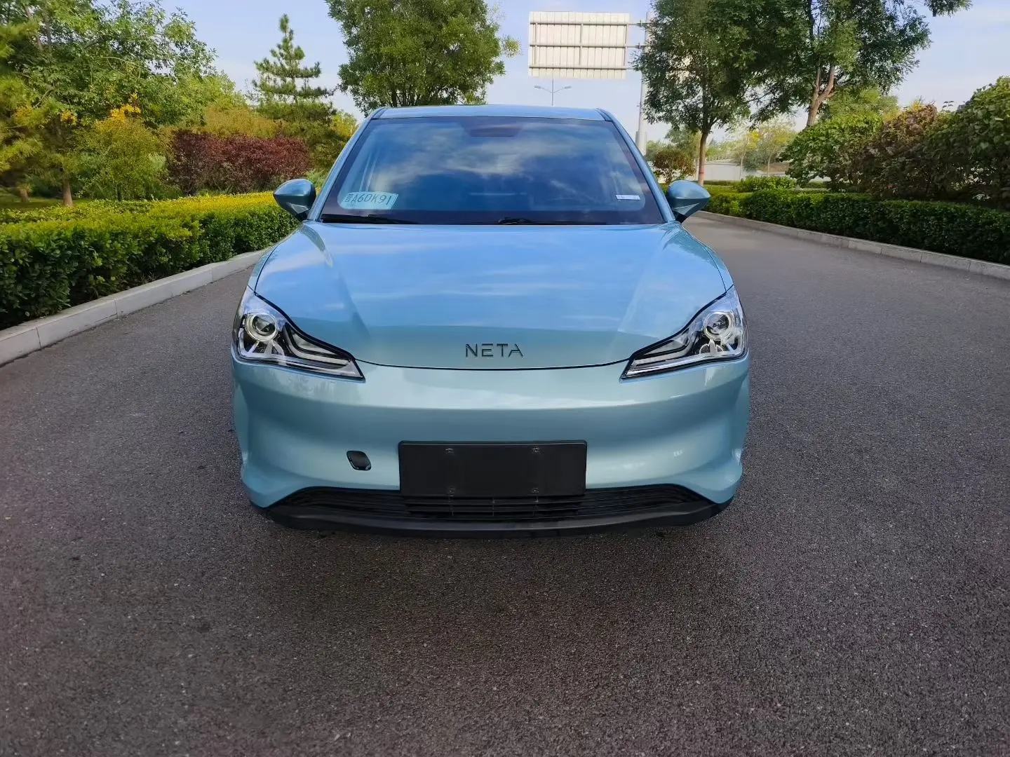 NETA Nezha V  из Китая