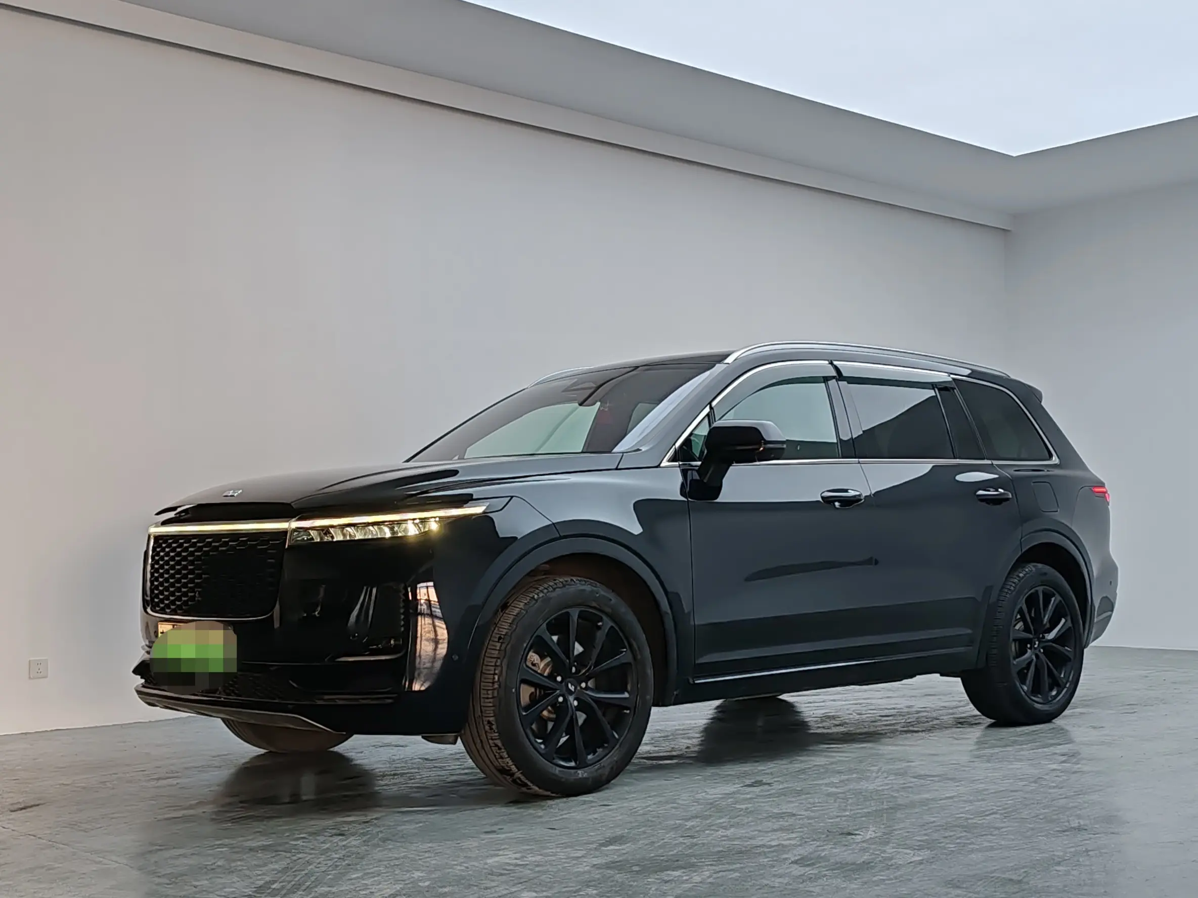 Li ONE (Ideal ONE)  из Китая