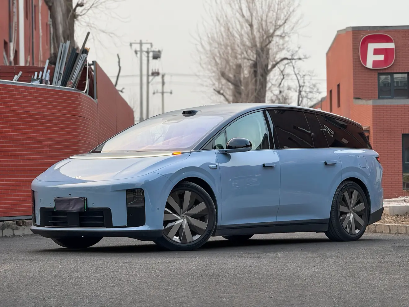 Li Ideal i8  из Китая