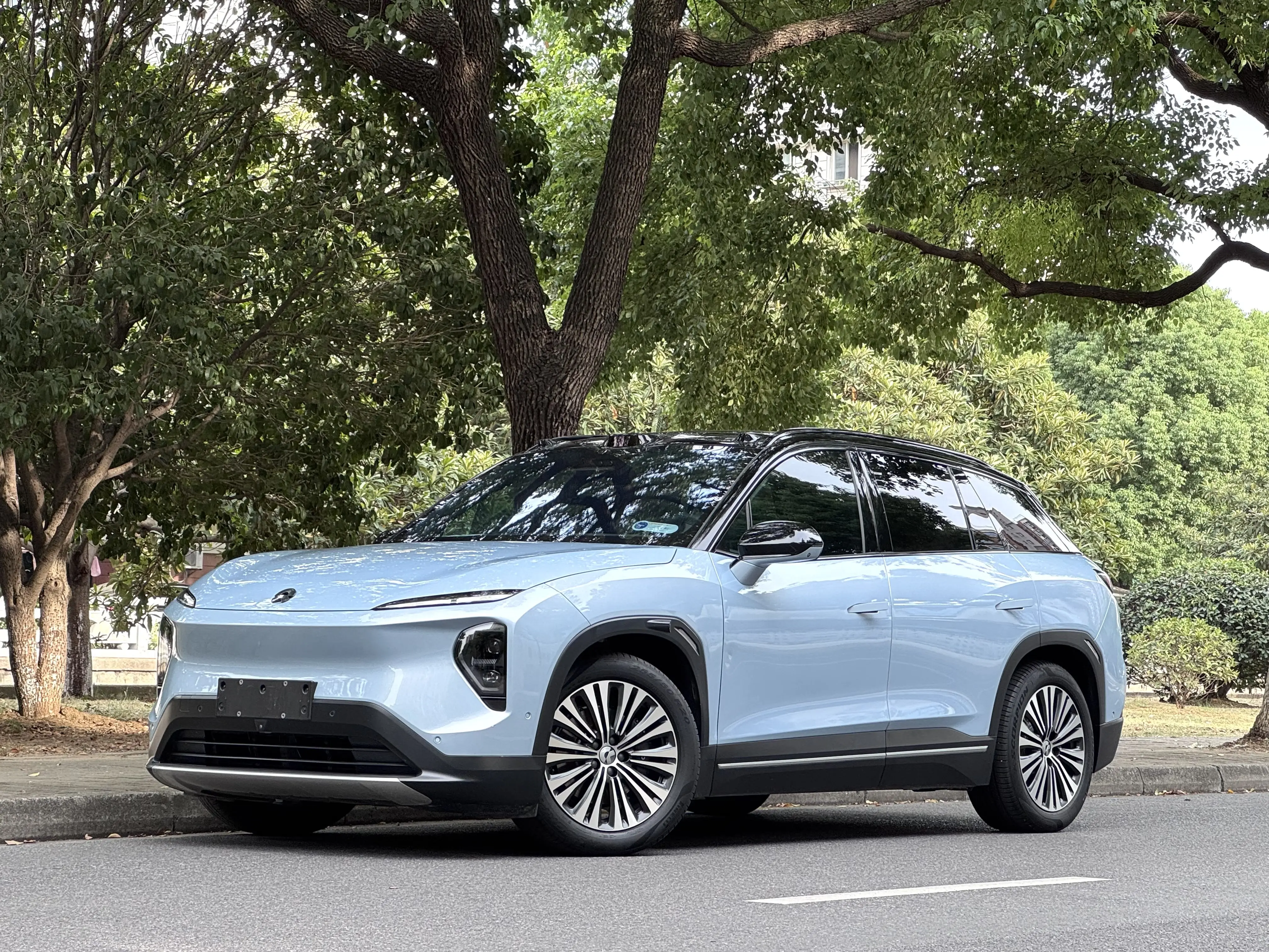 NIO ES7  из Китая