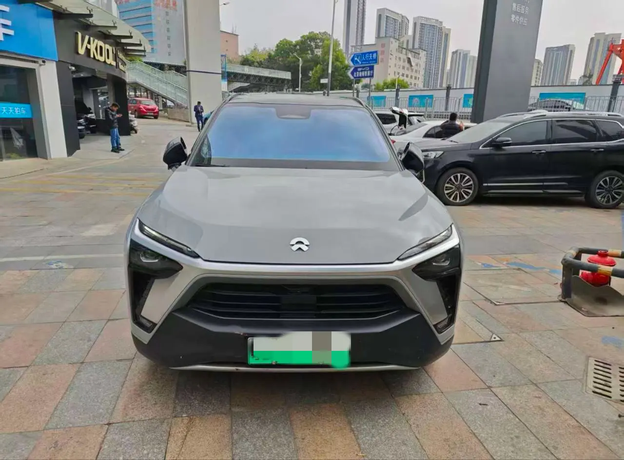 NIO ES8  из Китая