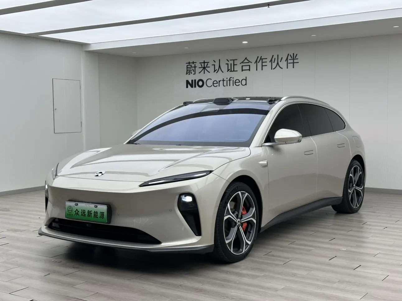 NIO ET5T  из Китая