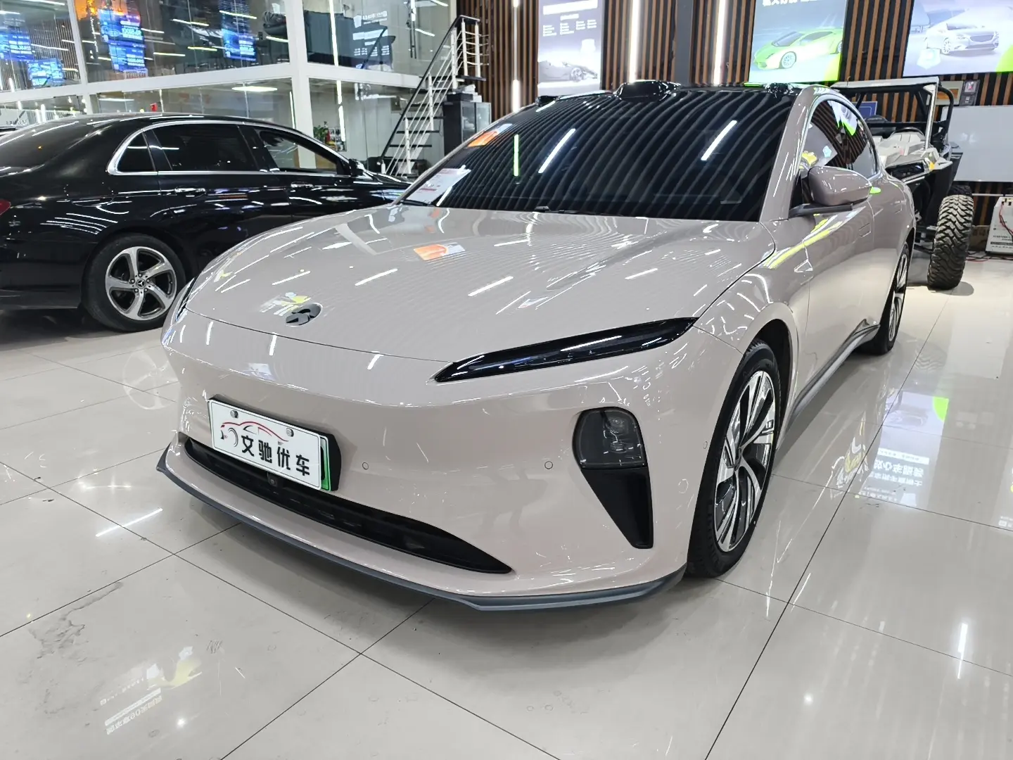 NIO ET5  из Китая