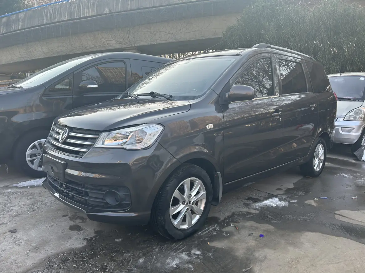 Dongfeng Fengon 330  из Китая