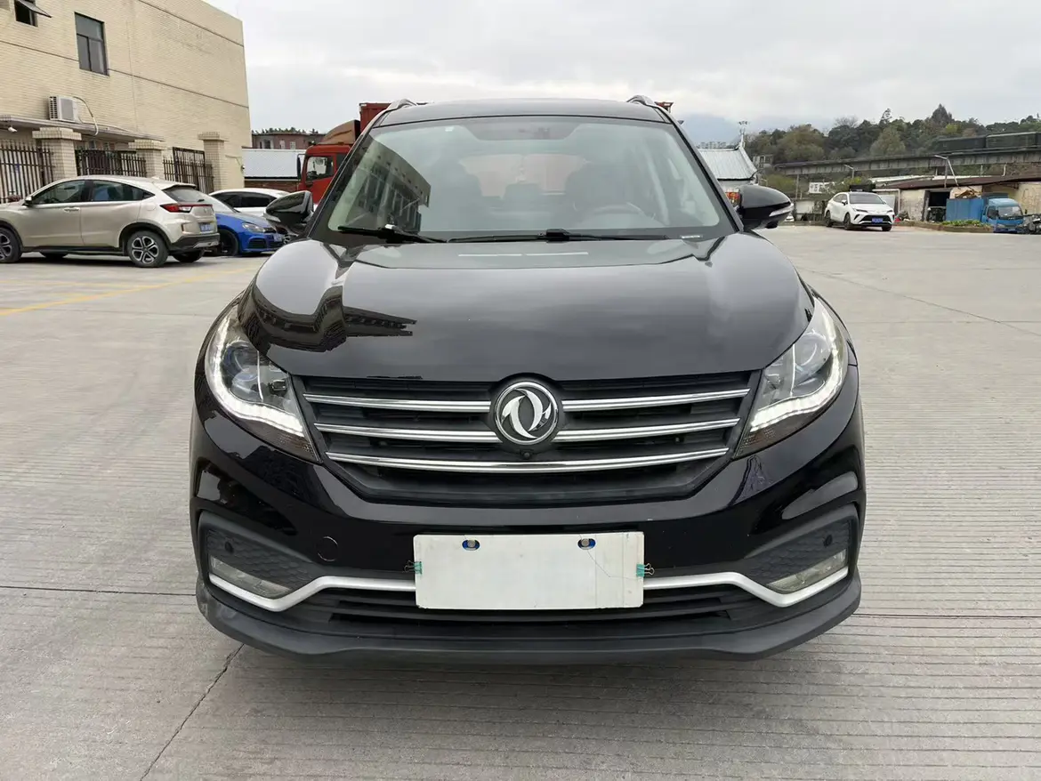Dongfeng Fengon 580  из Китая