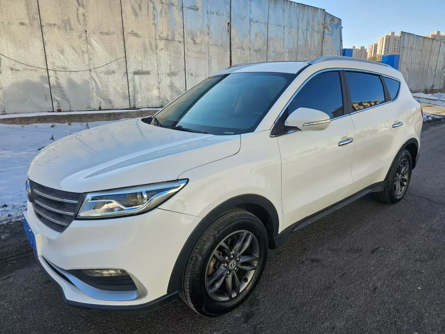 Dongfeng Fengon 580  из Китая