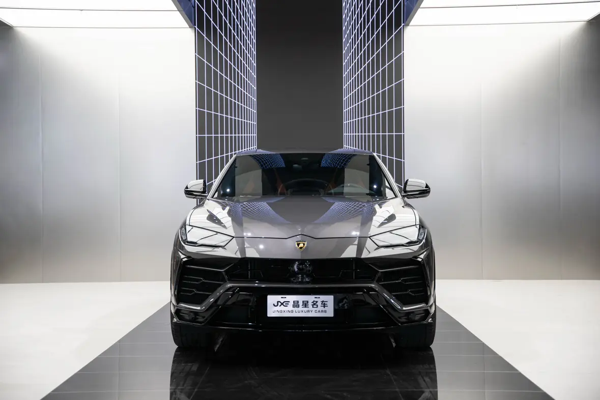 Lamborghini Urus  из Китая