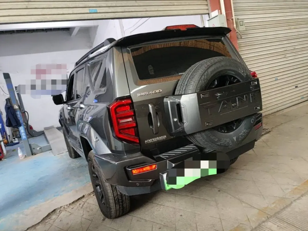 Tank 400 Hi4-T  из Китая