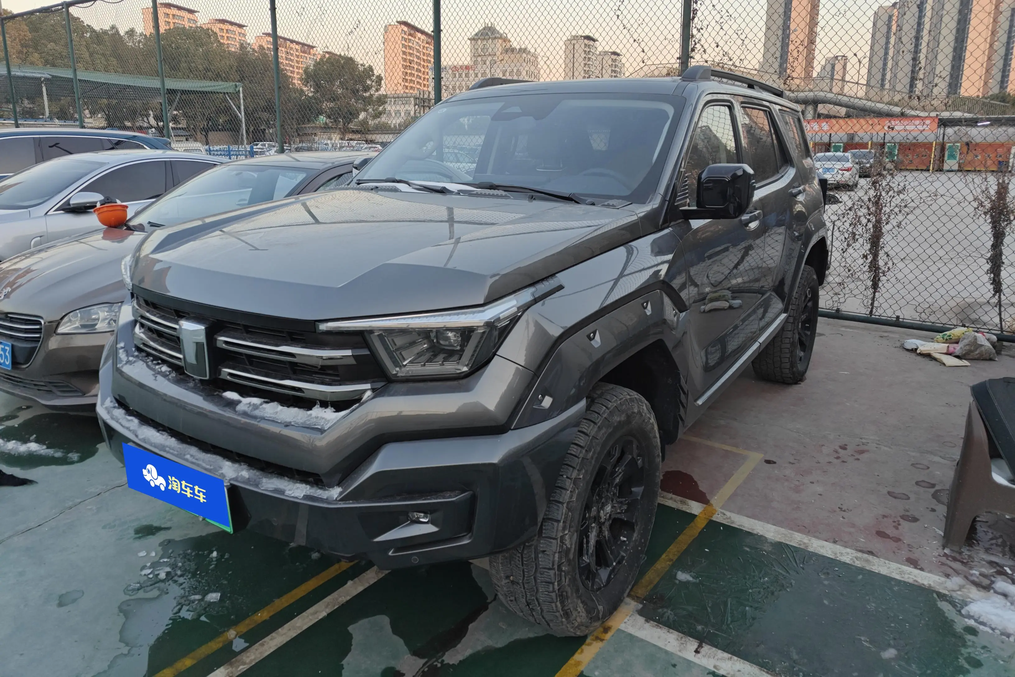 Tank 400 Hi4-T  из Китая