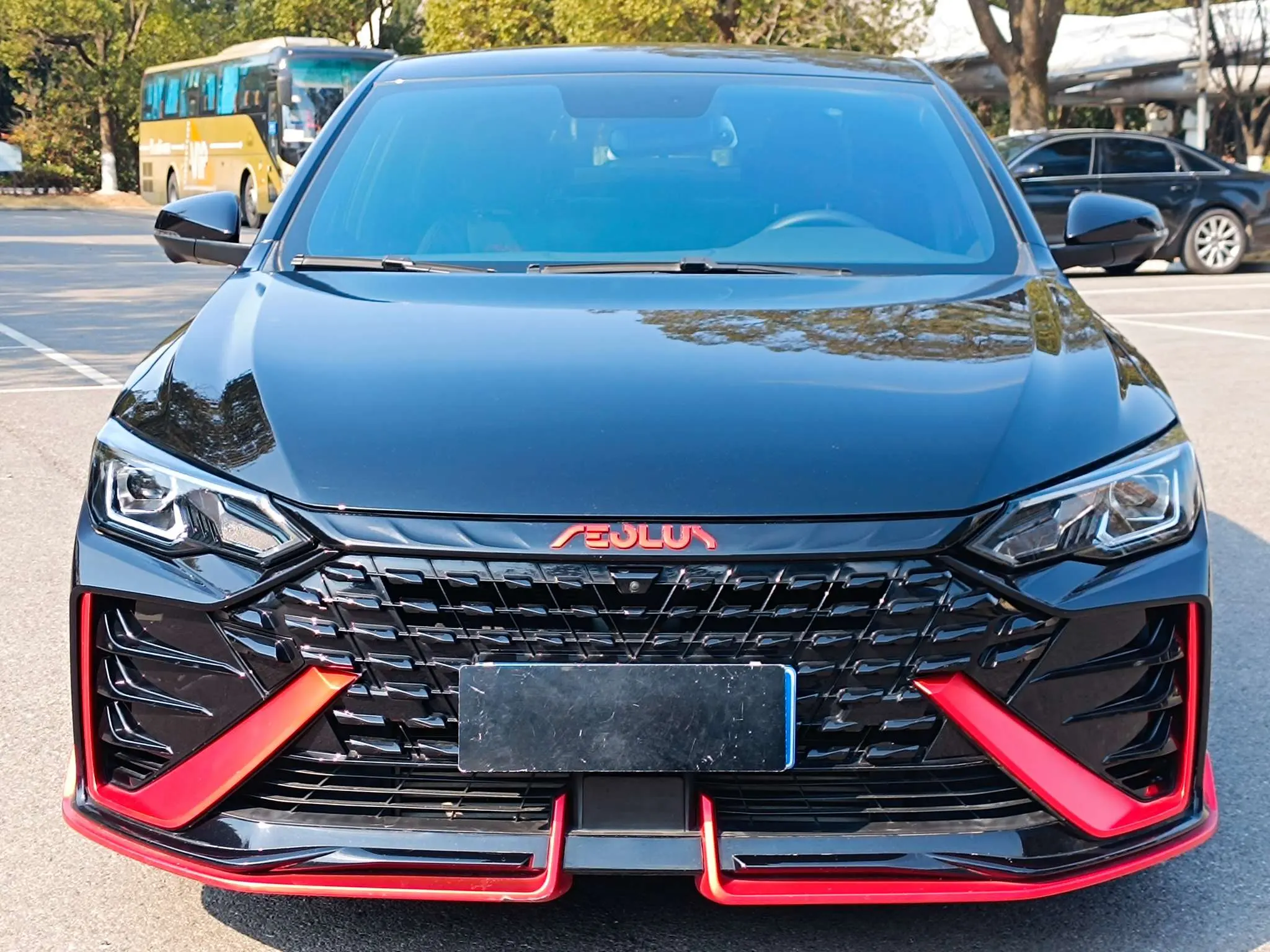 Dongfeng Yixuan MAX  из Китая