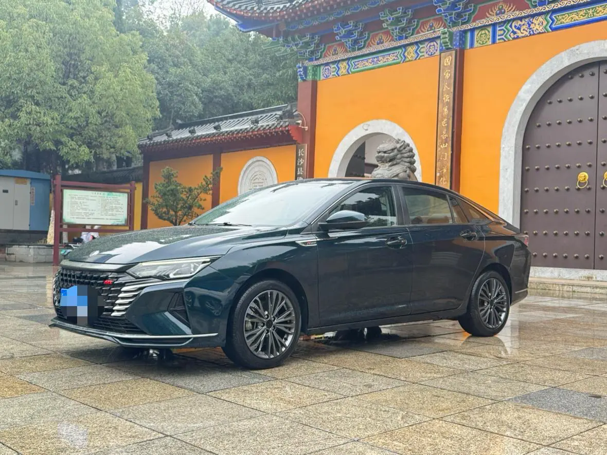 Dongfeng Yixuan MAX  из Китая