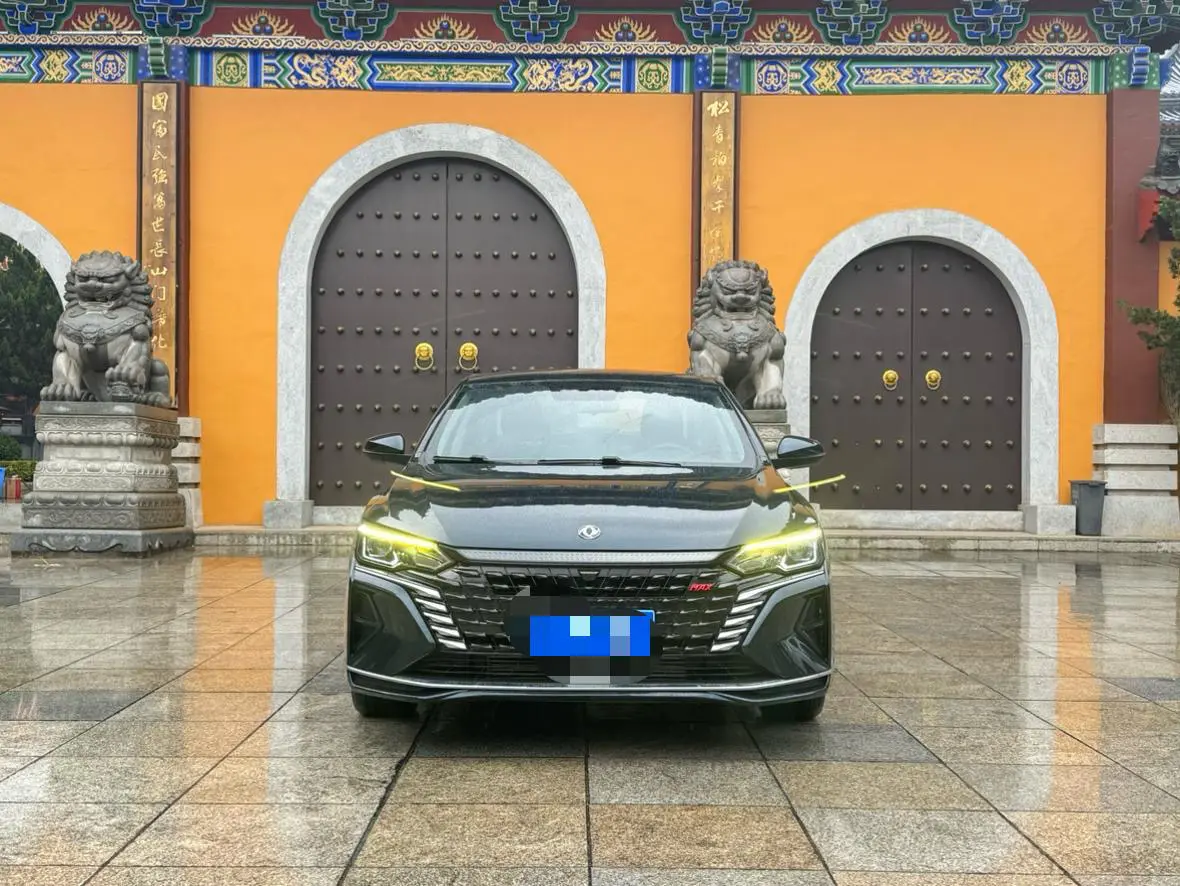 Dongfeng Yixuan MAX  из Китая