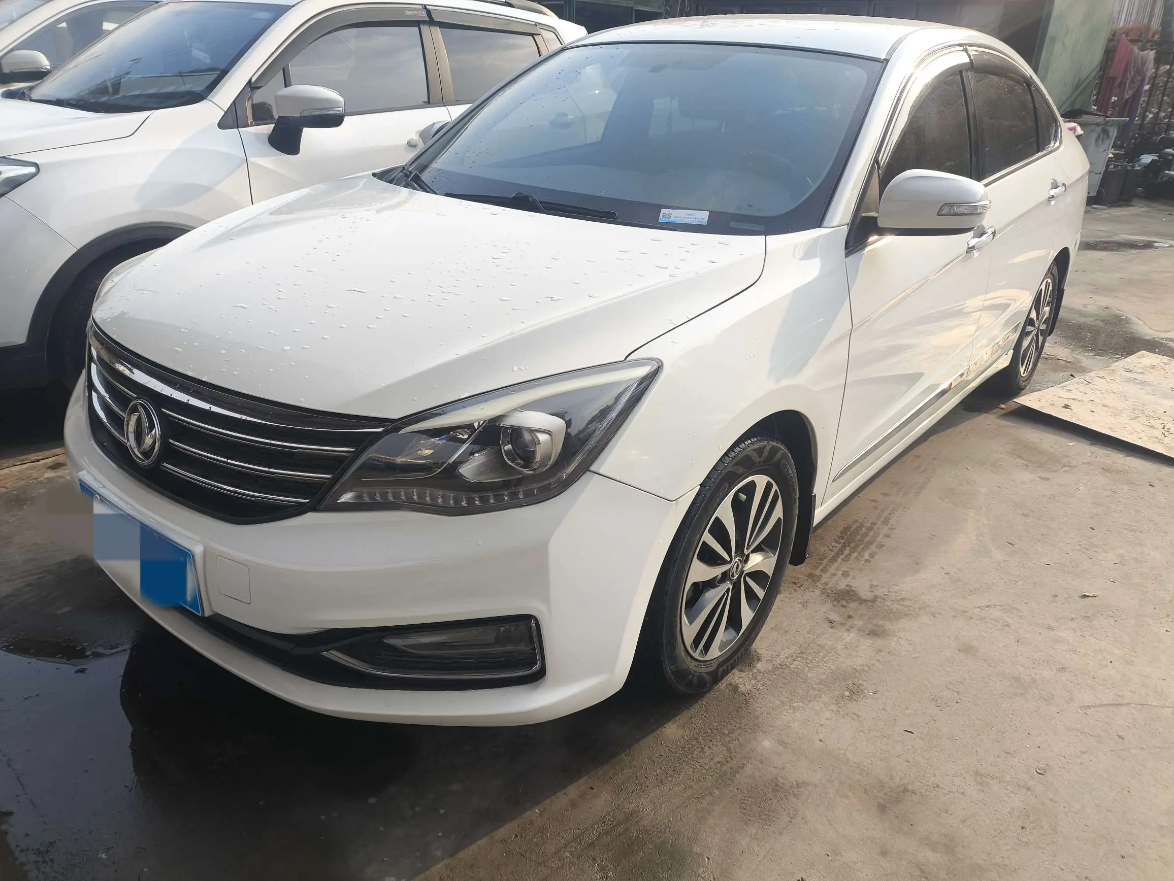 Dongfeng Fengshen A60  из Китая