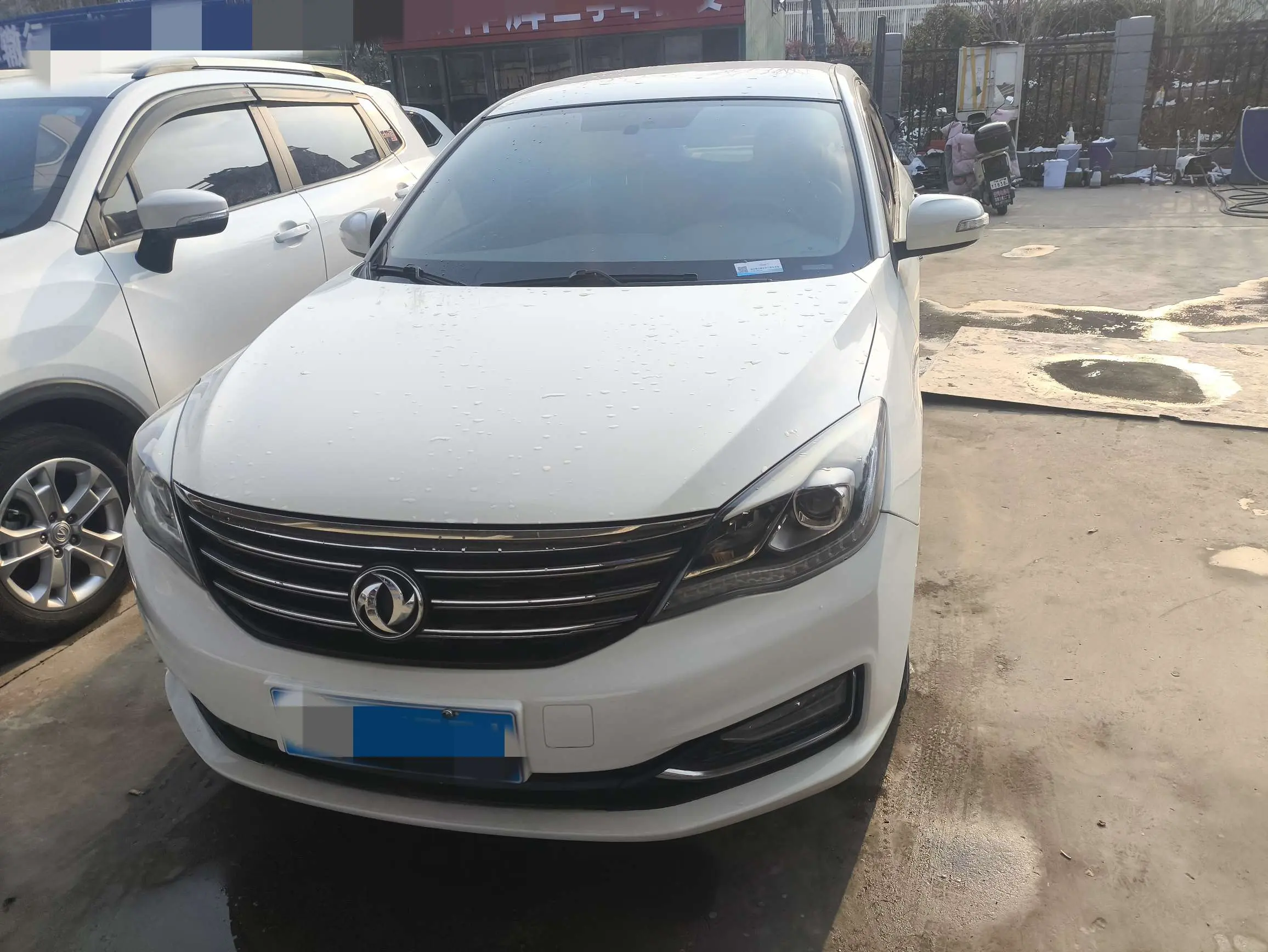 Dongfeng Fengshen A60  из Китая