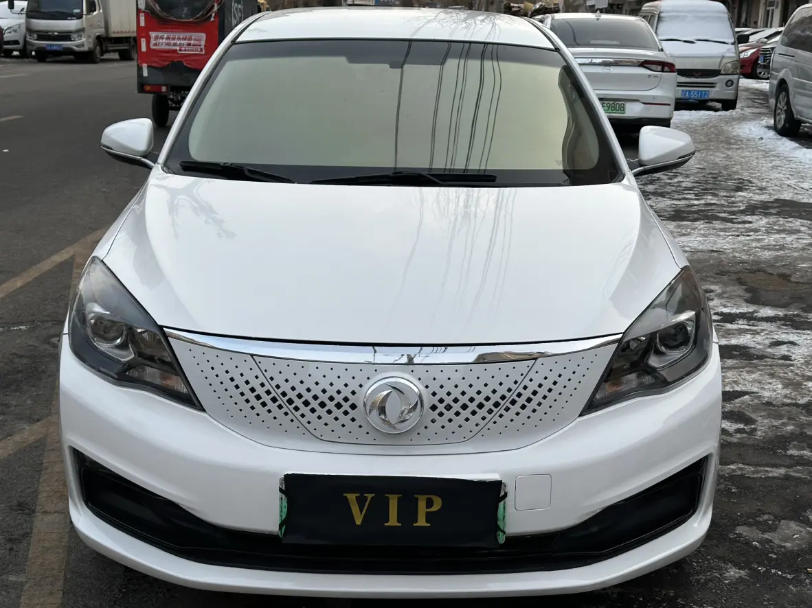 Dongfeng Fengshen E70  из Китая