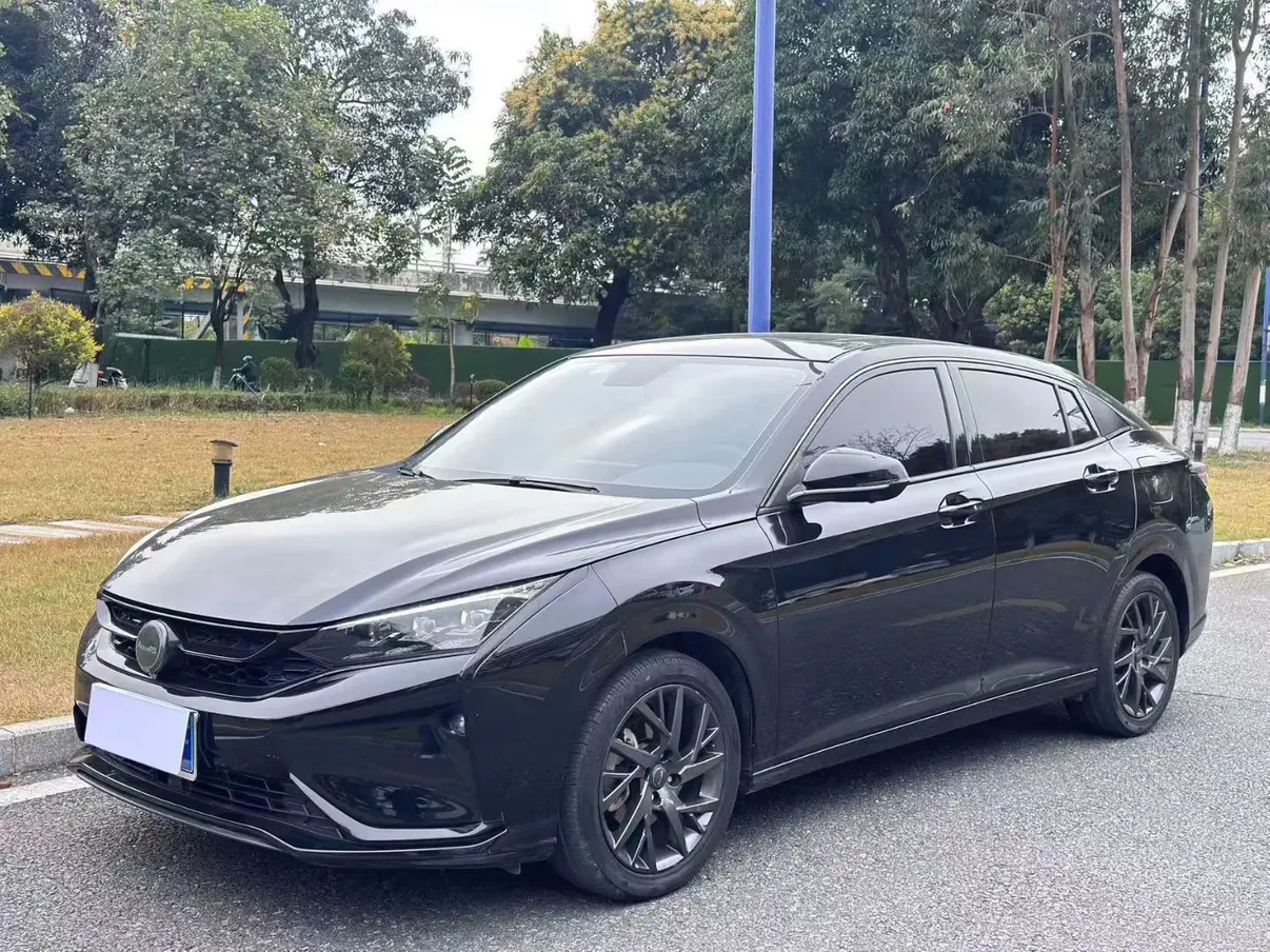 Dongfeng Yixuan  из Китая