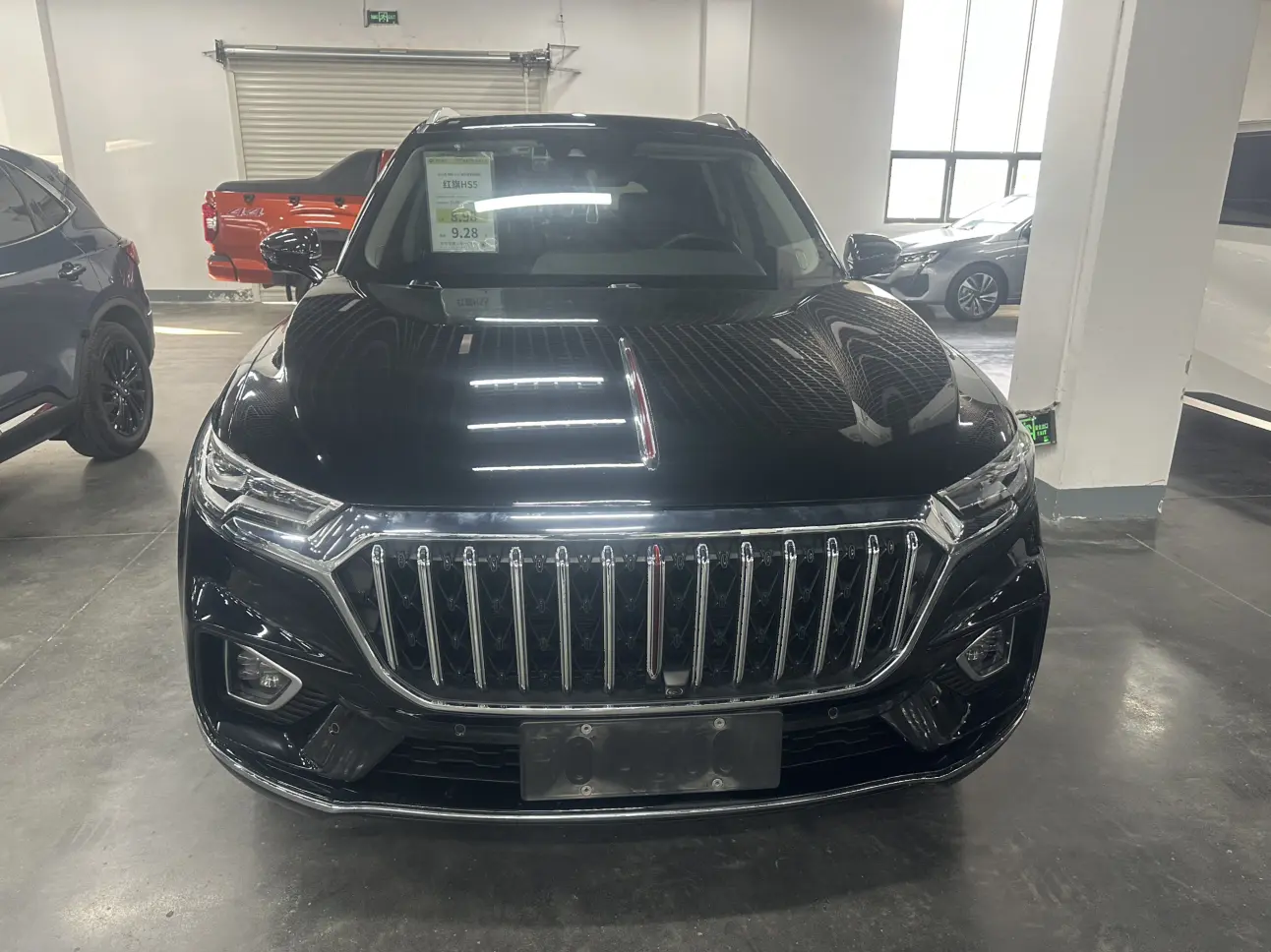 Hongqi HS5  из Китая