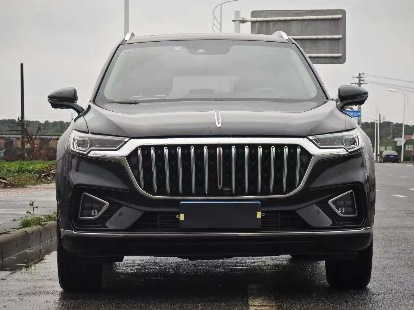 Hongqi HS5  из Китая