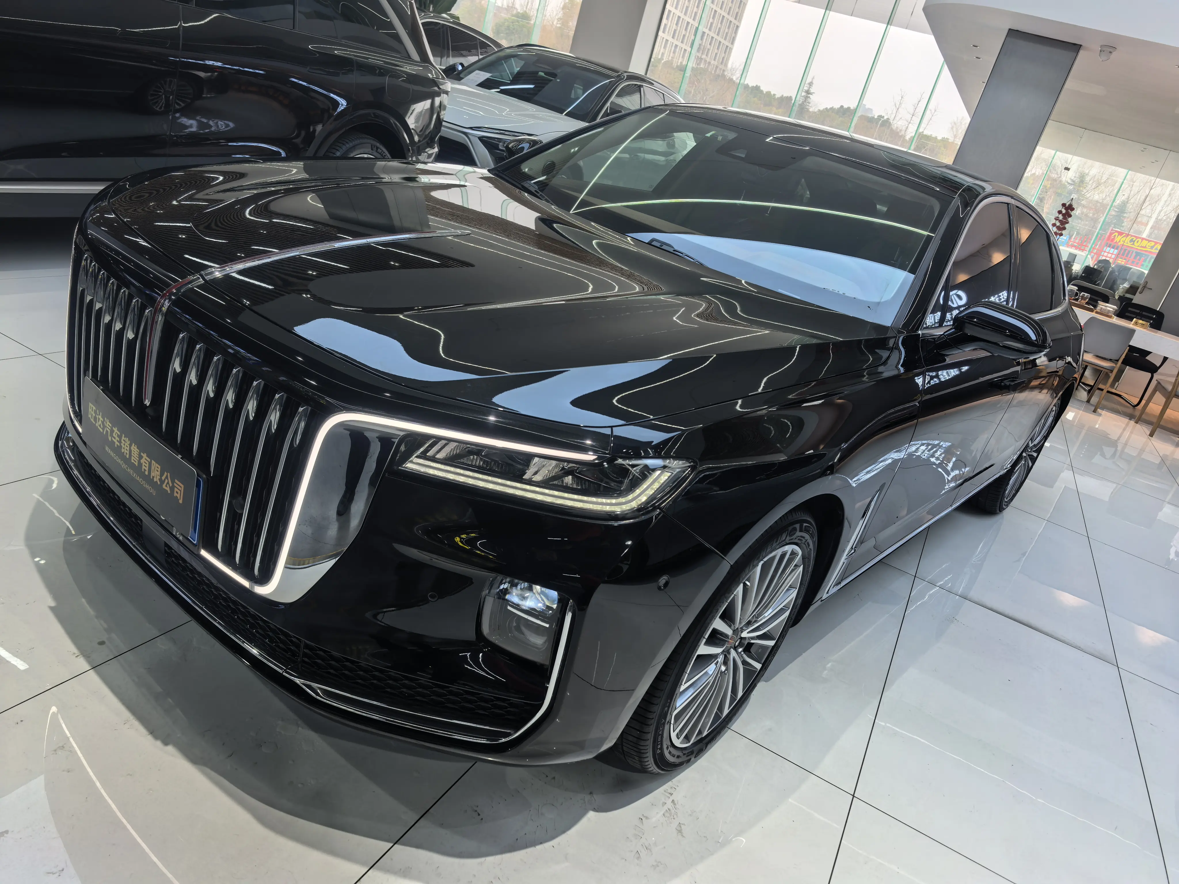 Hongqi H9  из Китая