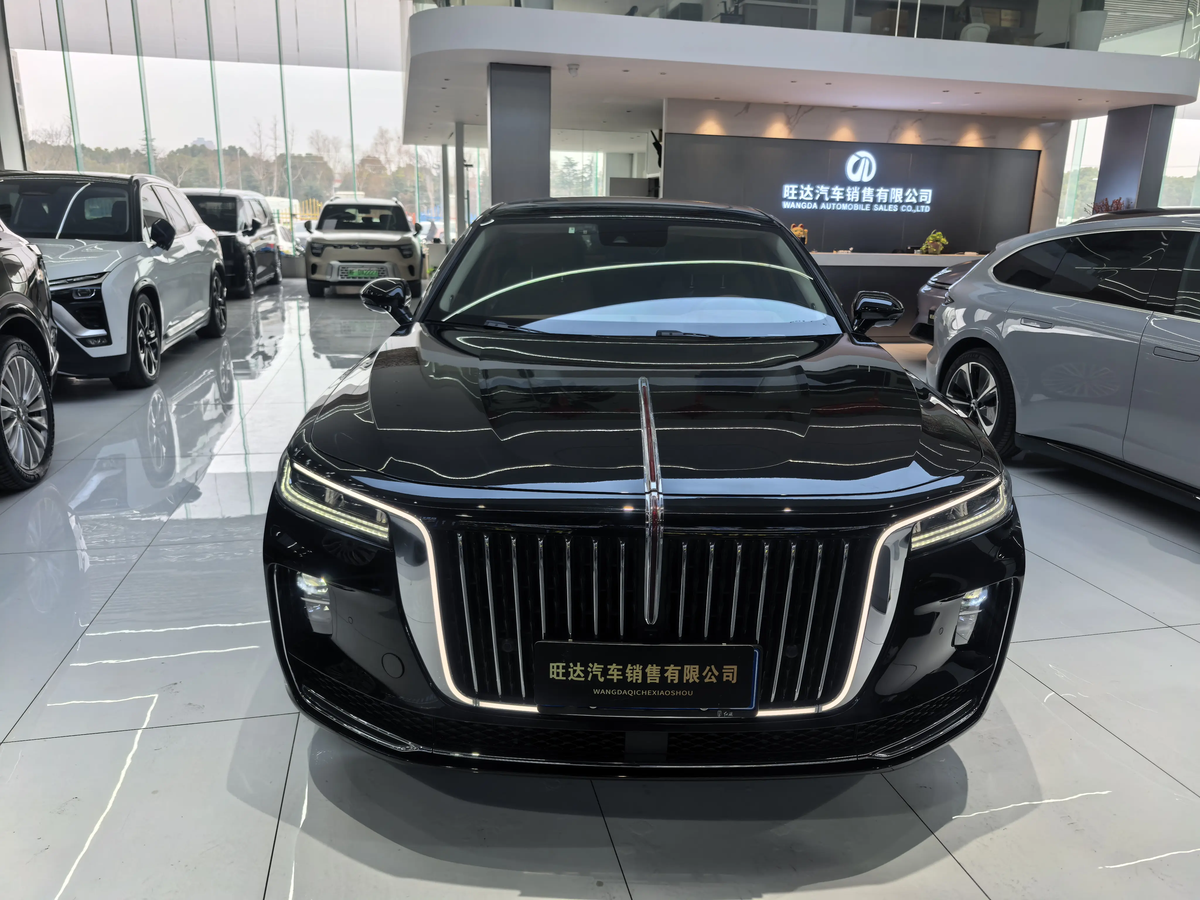 Hongqi H9  из Китая