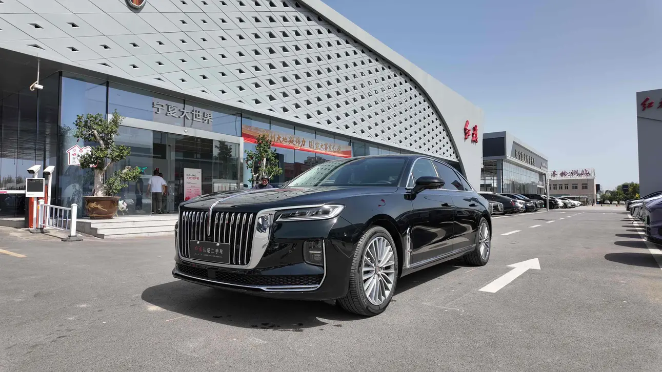 Hongqi H9  из Китая