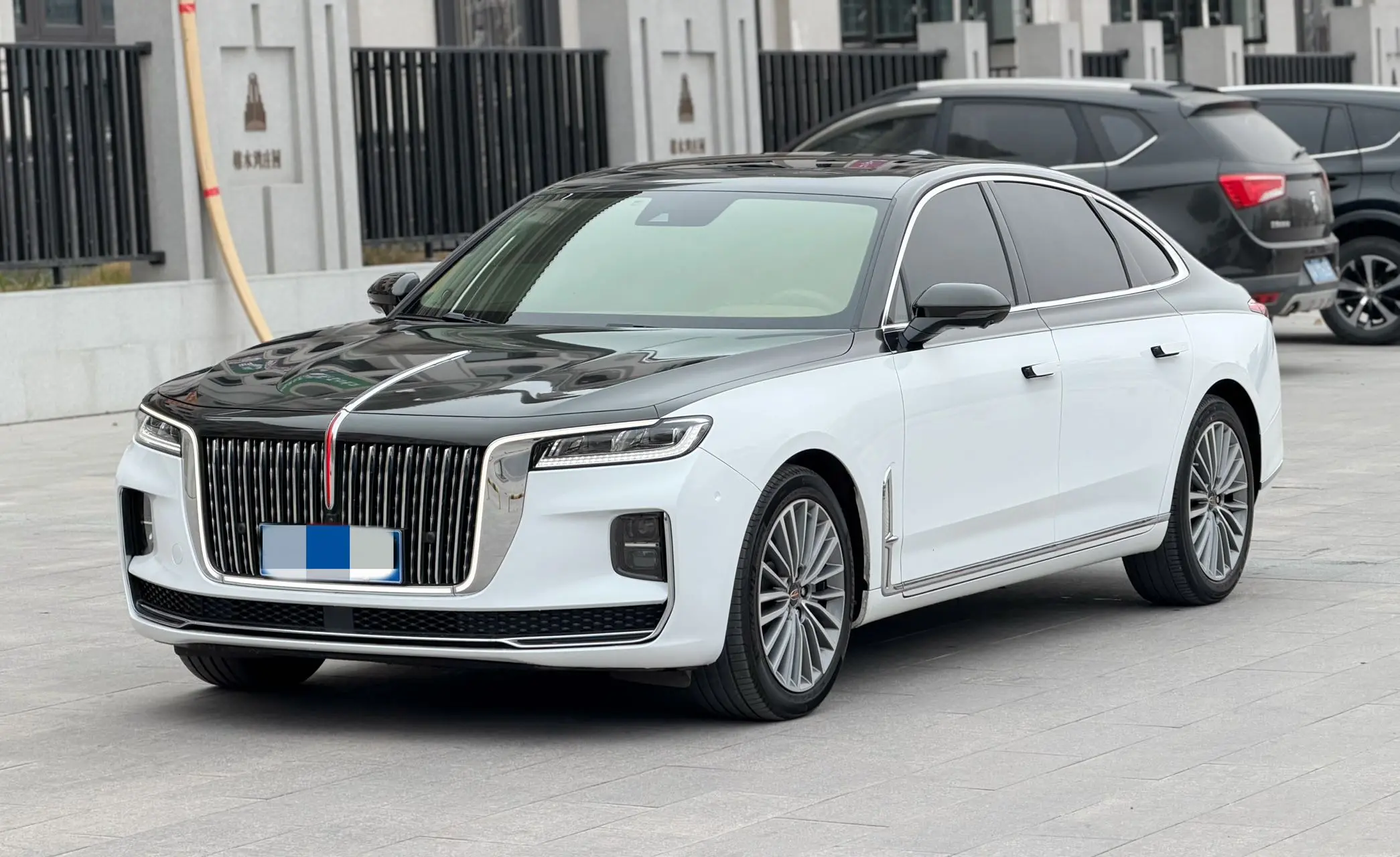 Hongqi H9  из Китая