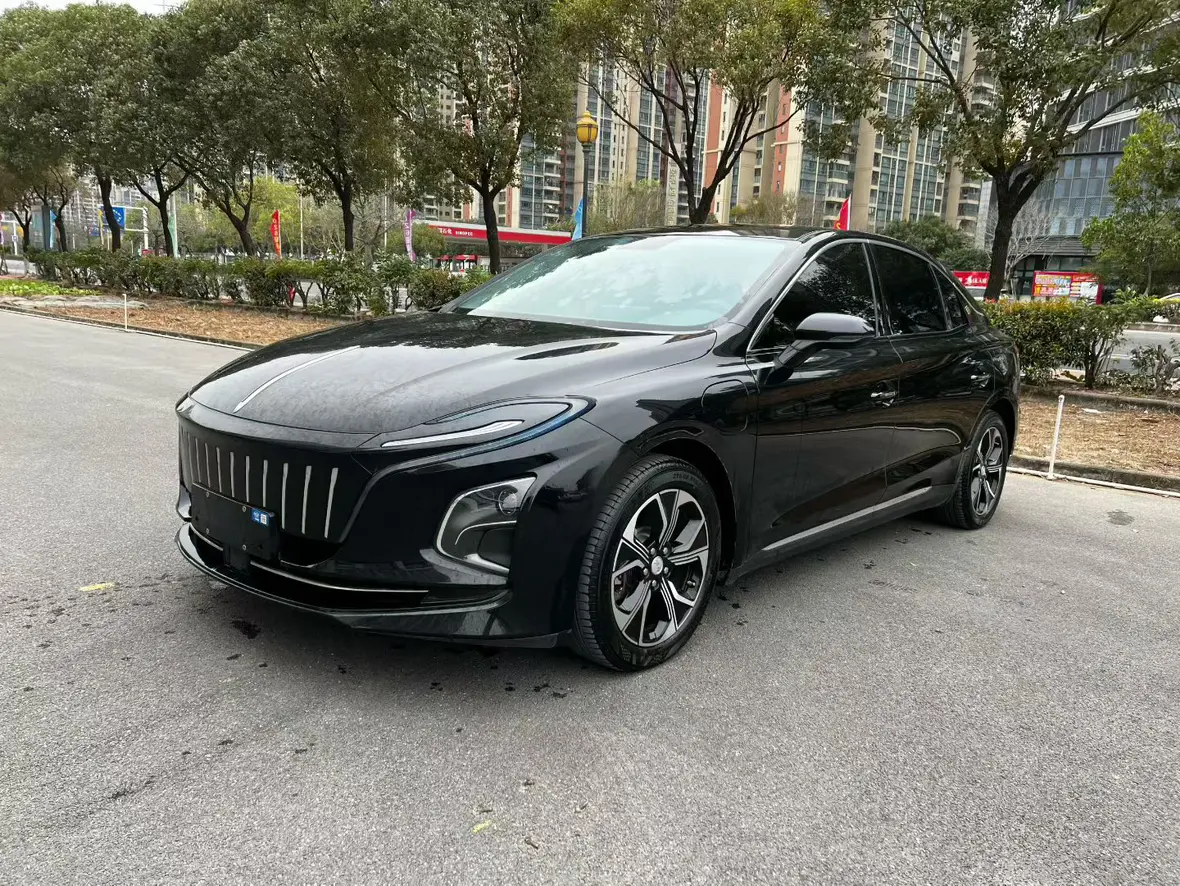 Hongqi E-QM5  из Китая