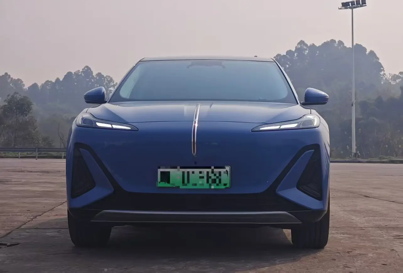 Hongqi Red Flag Tiangong 06  из Китая