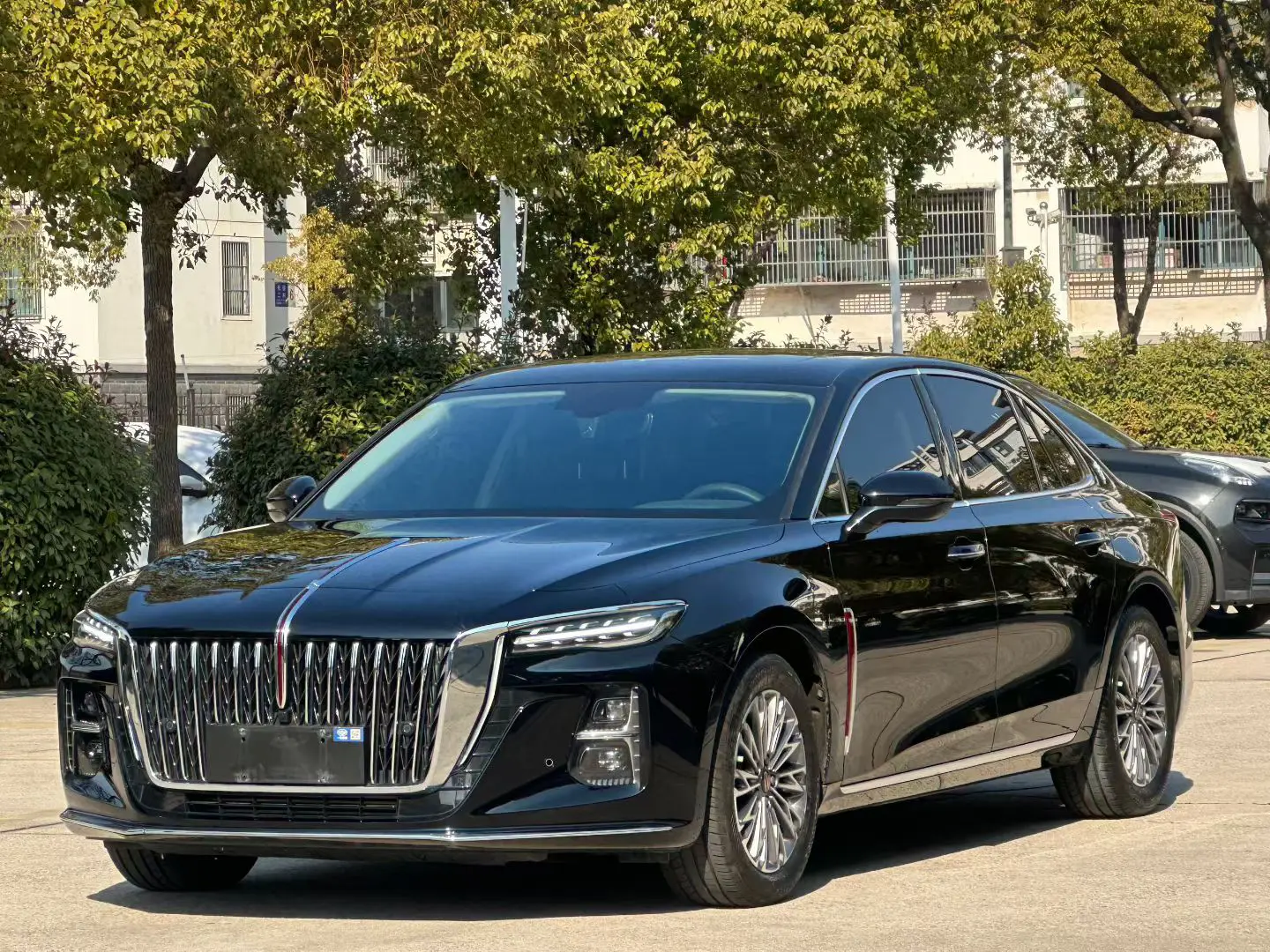 Hongqi H5  из Китая