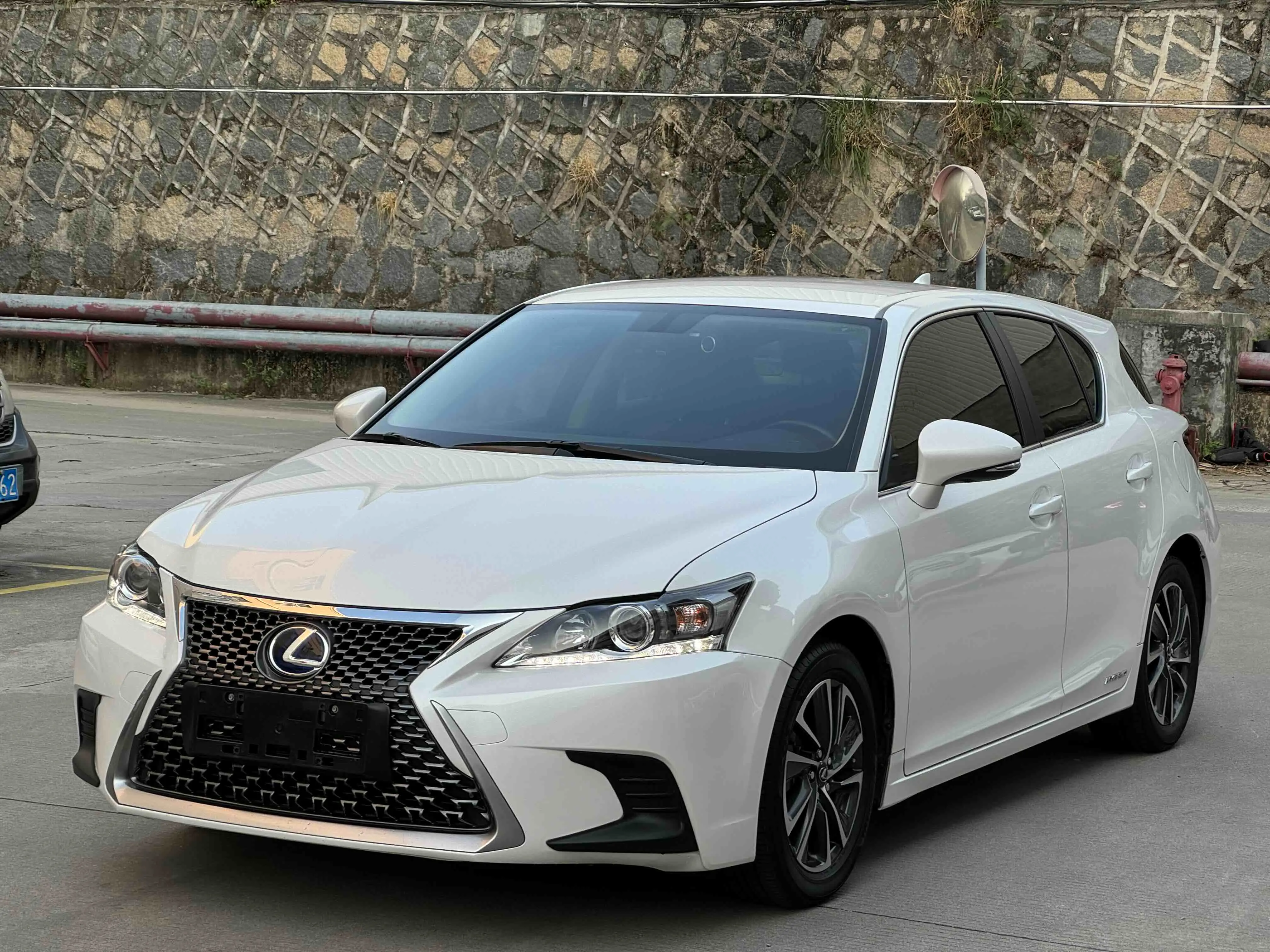 Lexus CT  из Китая