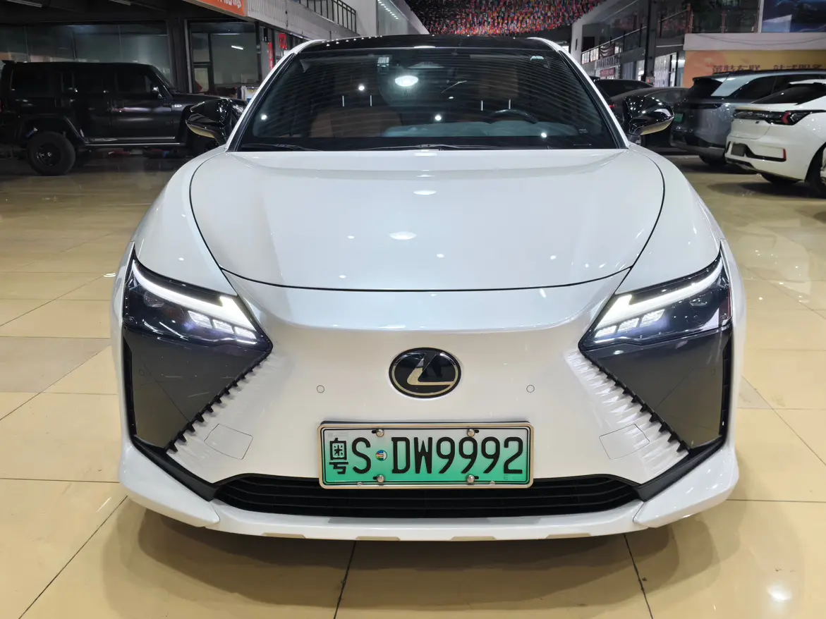 Lexus RZ  из Китая
