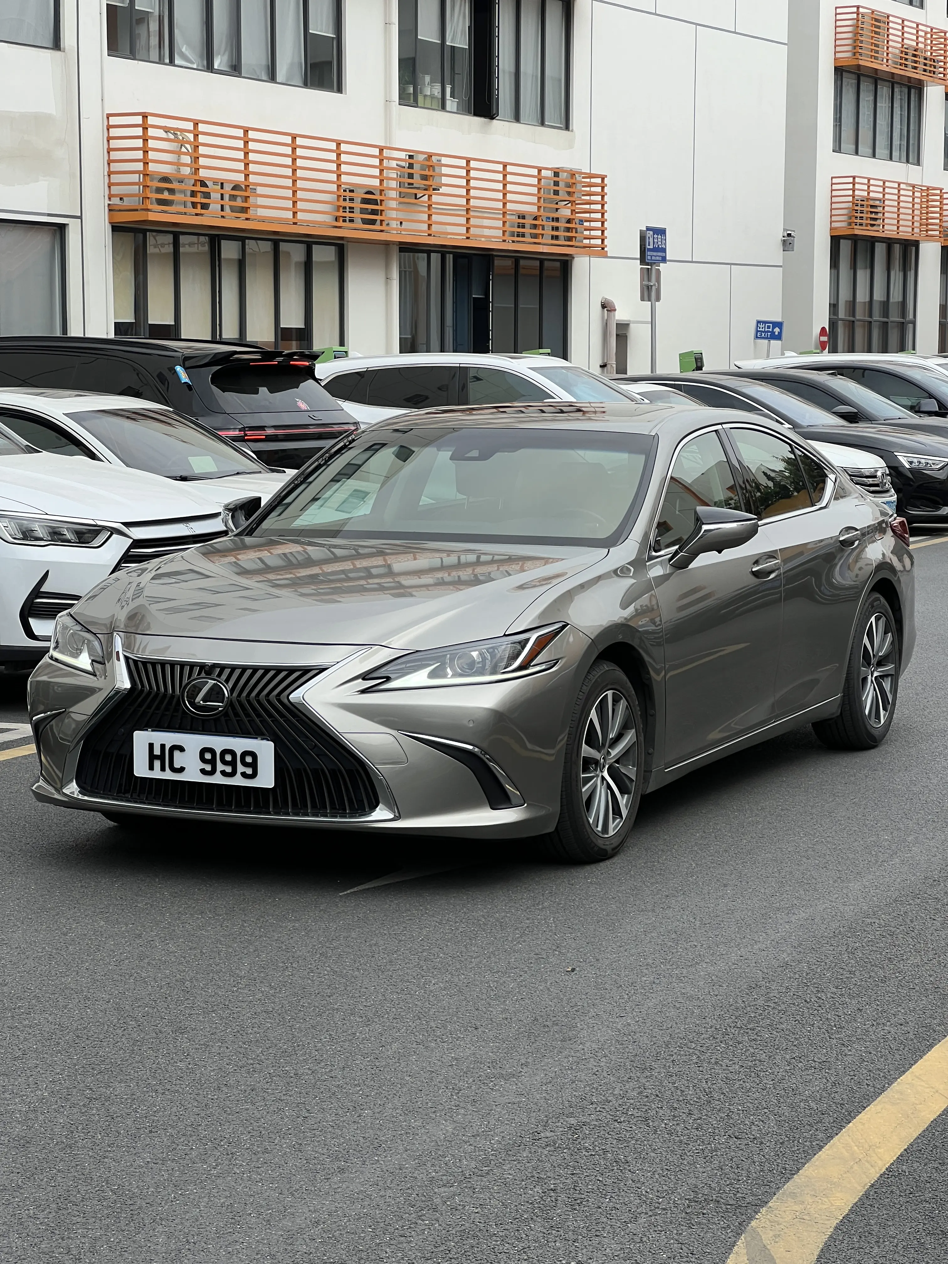 Lexus ES